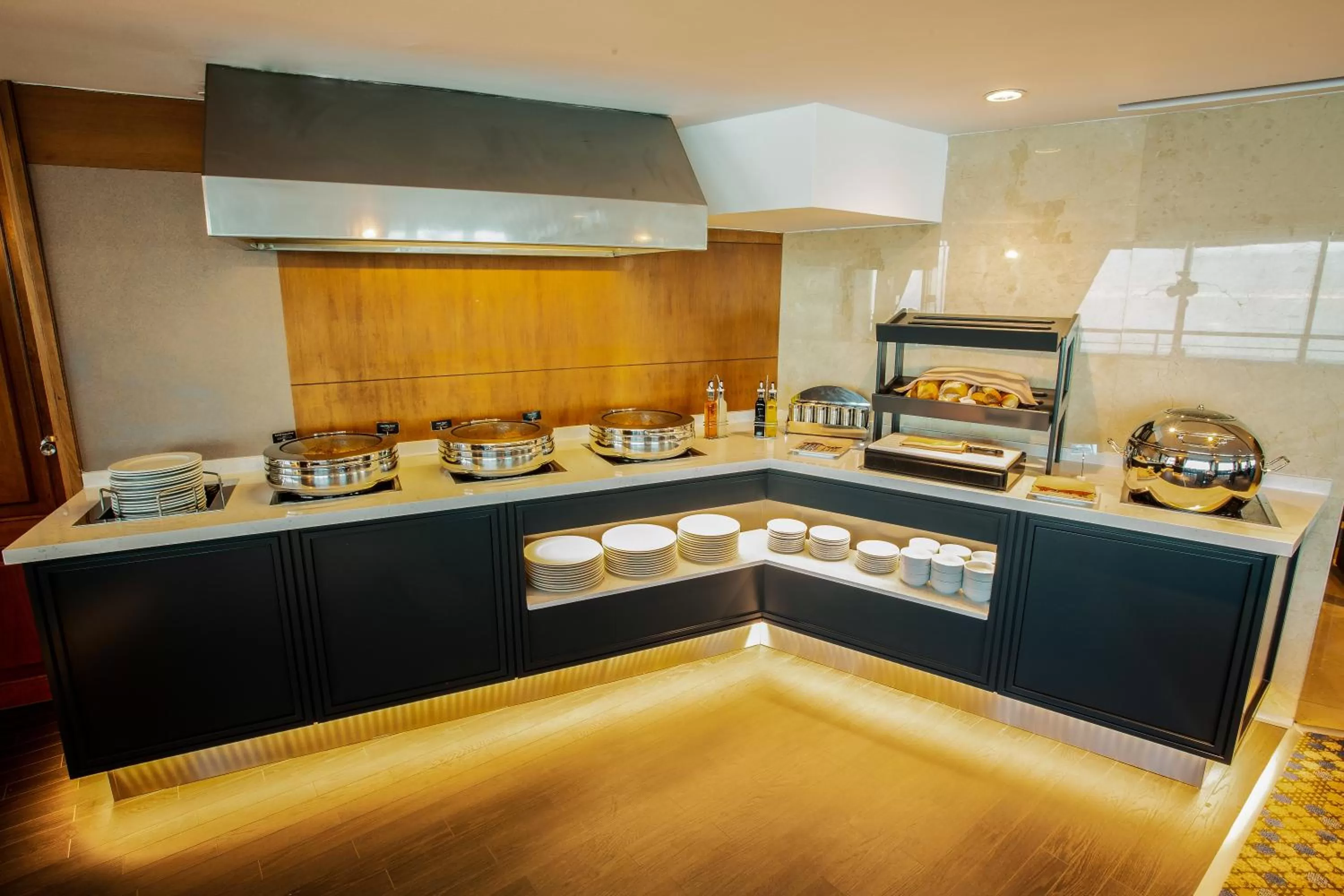 Restaurant/places to eat in Wyndham Grand Izmir Ozdilek Thermal & Spa