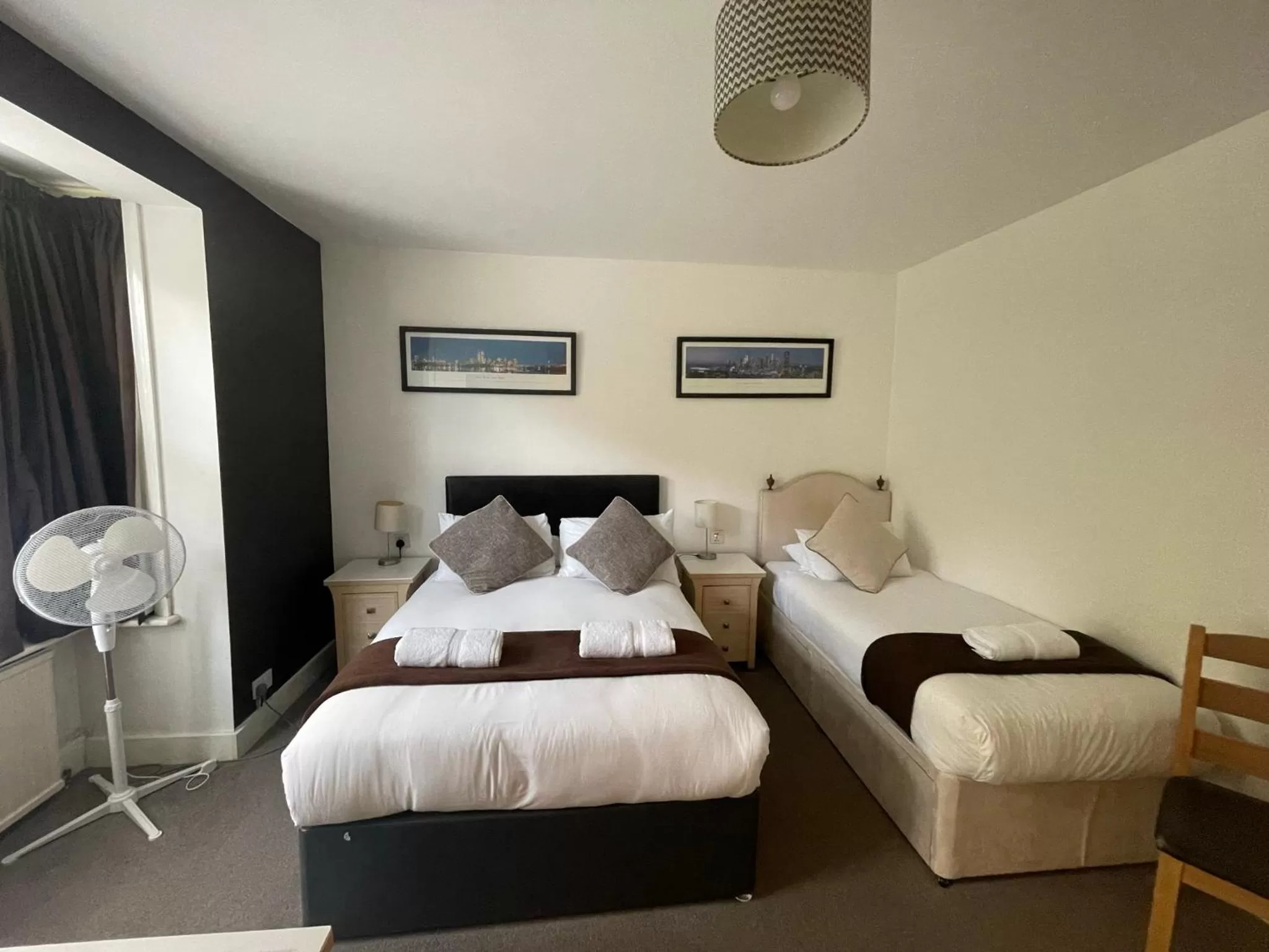 Bedroom, Bed in Oakhurst Gatwick B&B