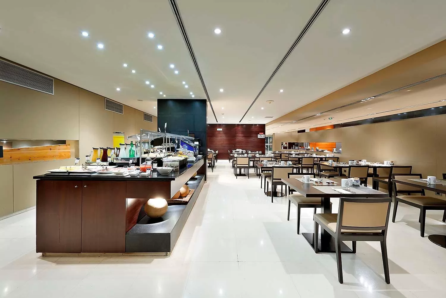 Buffet breakfast in Eurostars Lisboa Parque