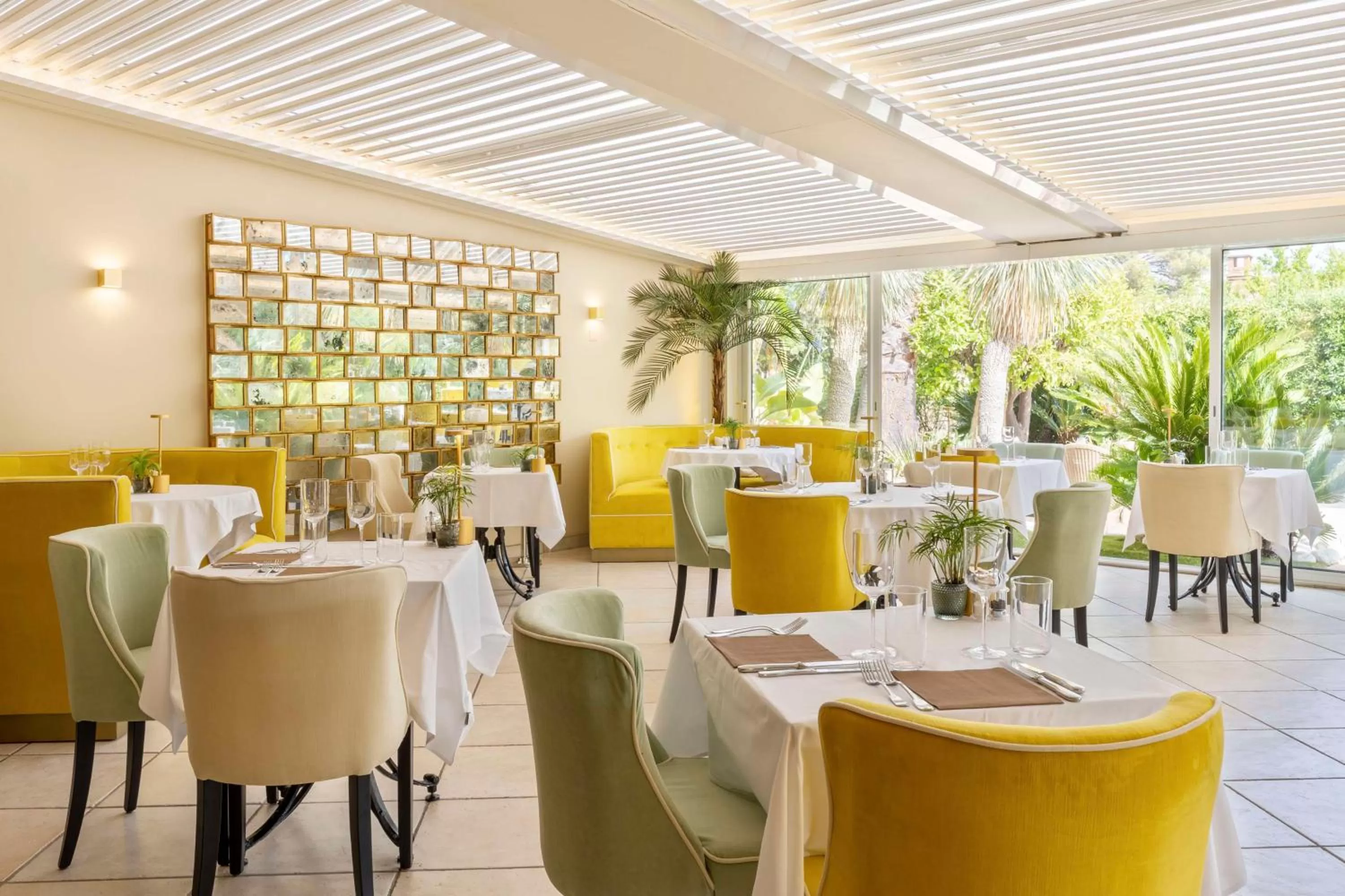 Restaurant/places to eat in Best Western Premier Montfleuri