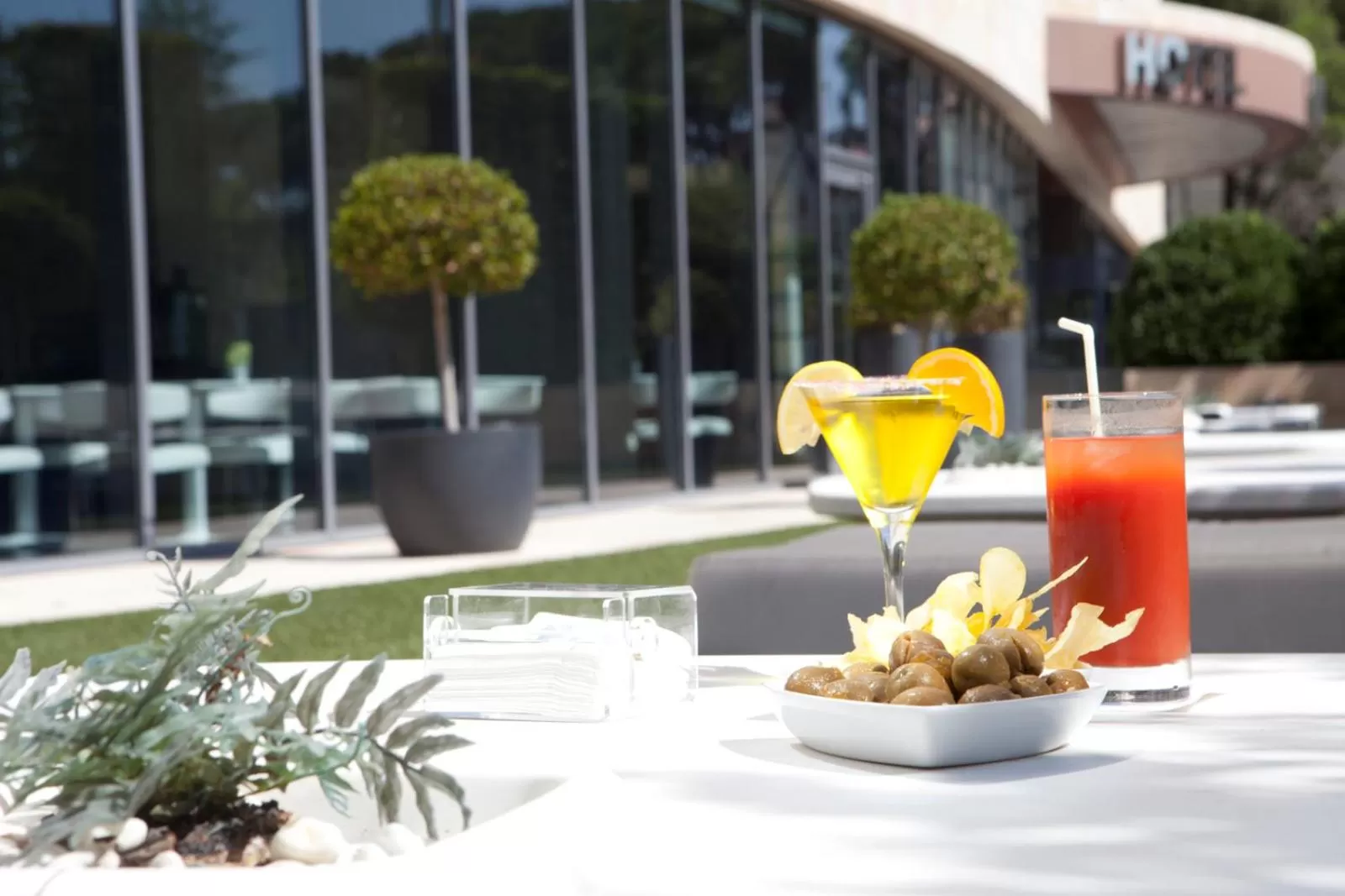 Drinks in Hotel Maydrit Airport