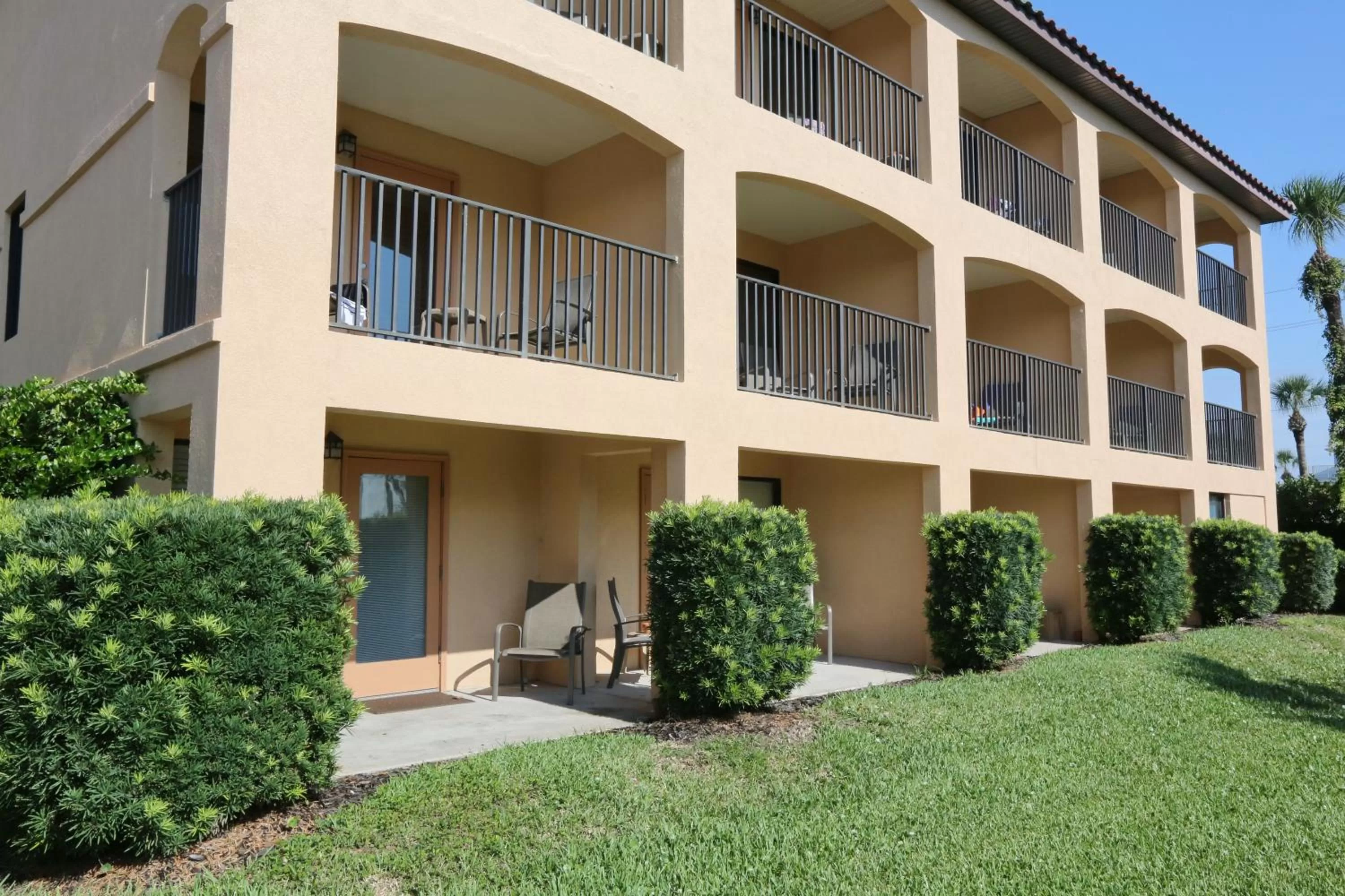 Property building in La Fiesta Ocean Inn & Suites