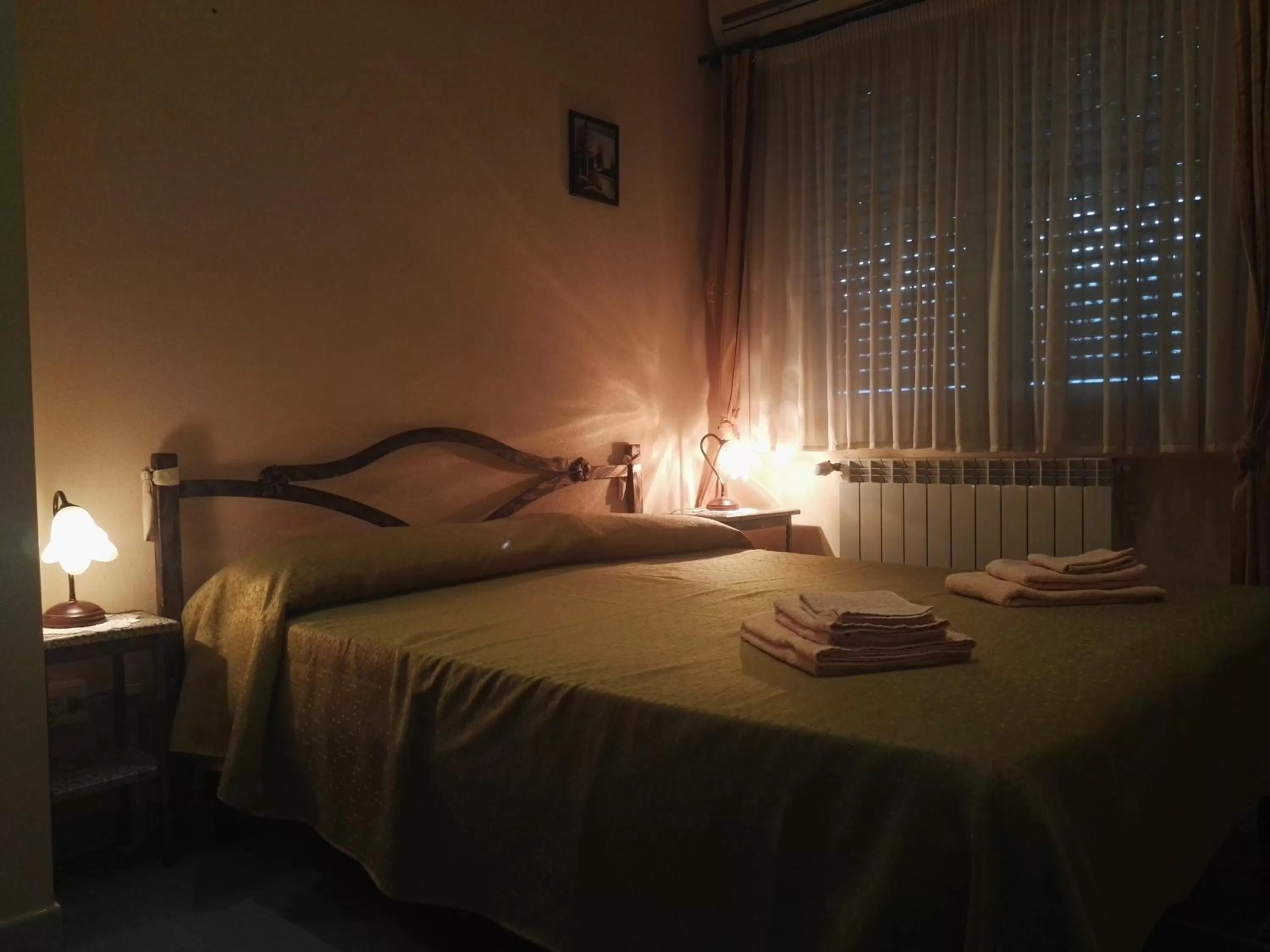 Photo of the whole room, Bed in B&B Esperança