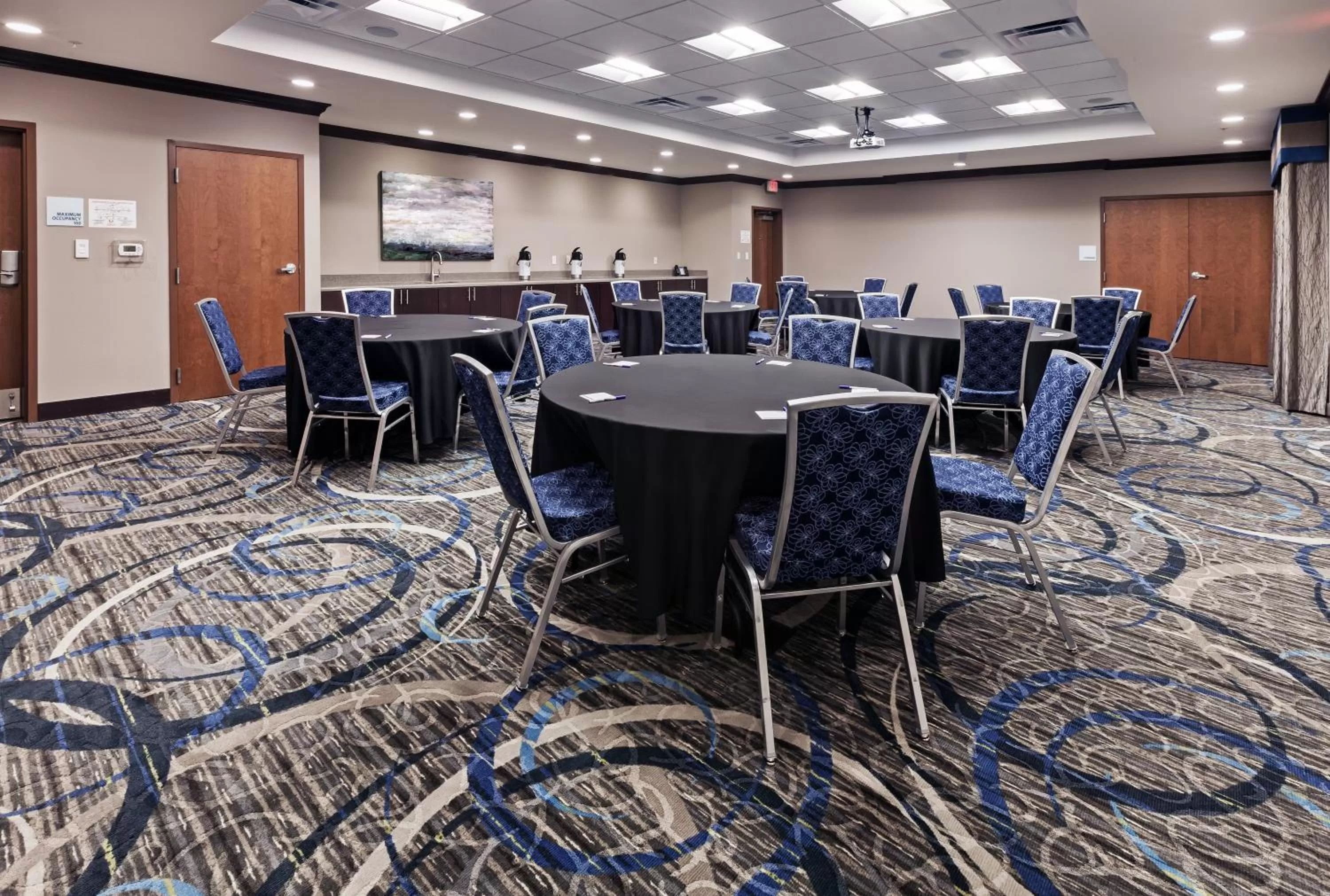 Meeting/conference room in Holiday Inn Express & Suites Glenpool by IHG