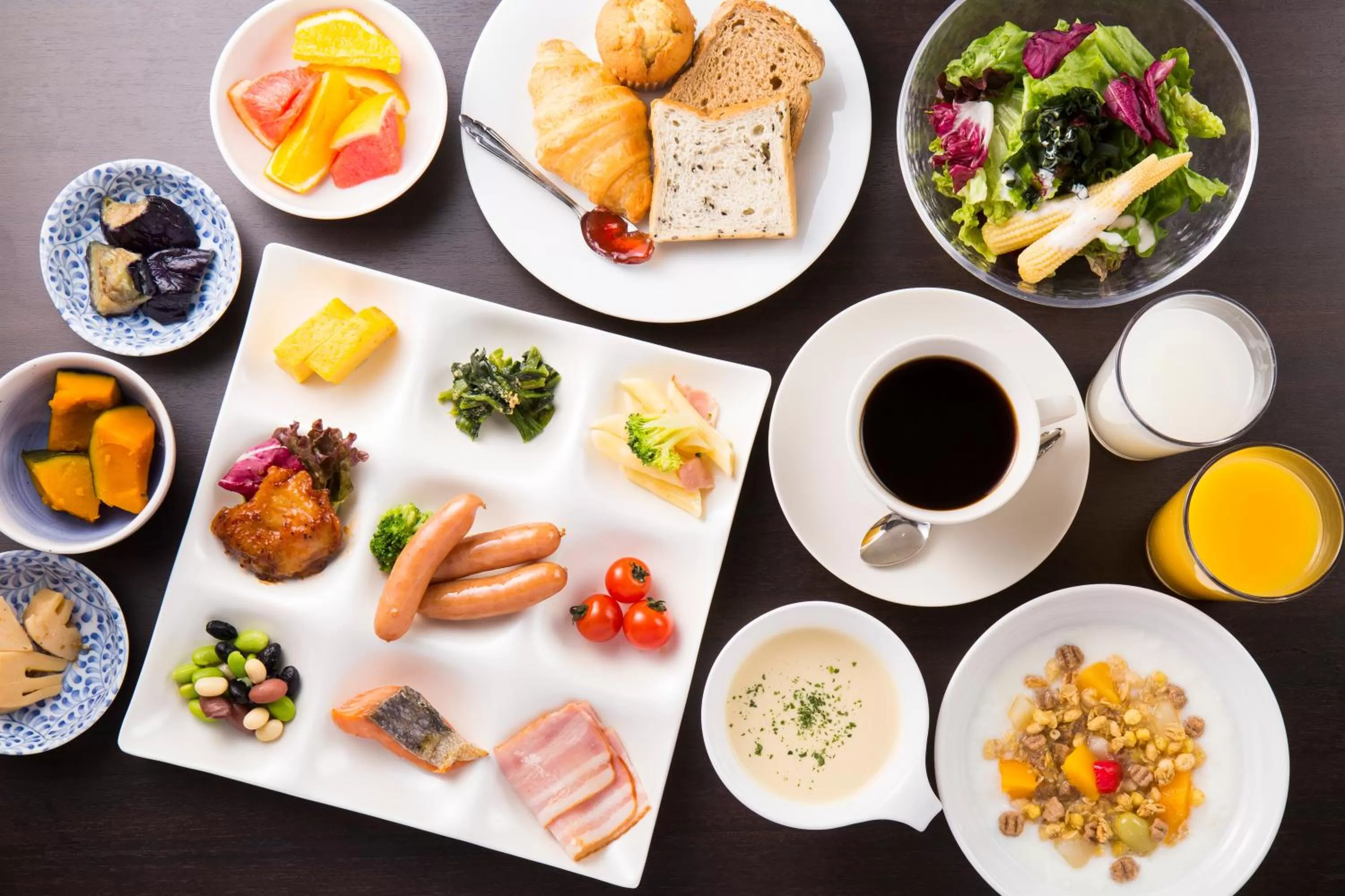 Food and drinks in Smile Hotel Premium Osaka Hommachi