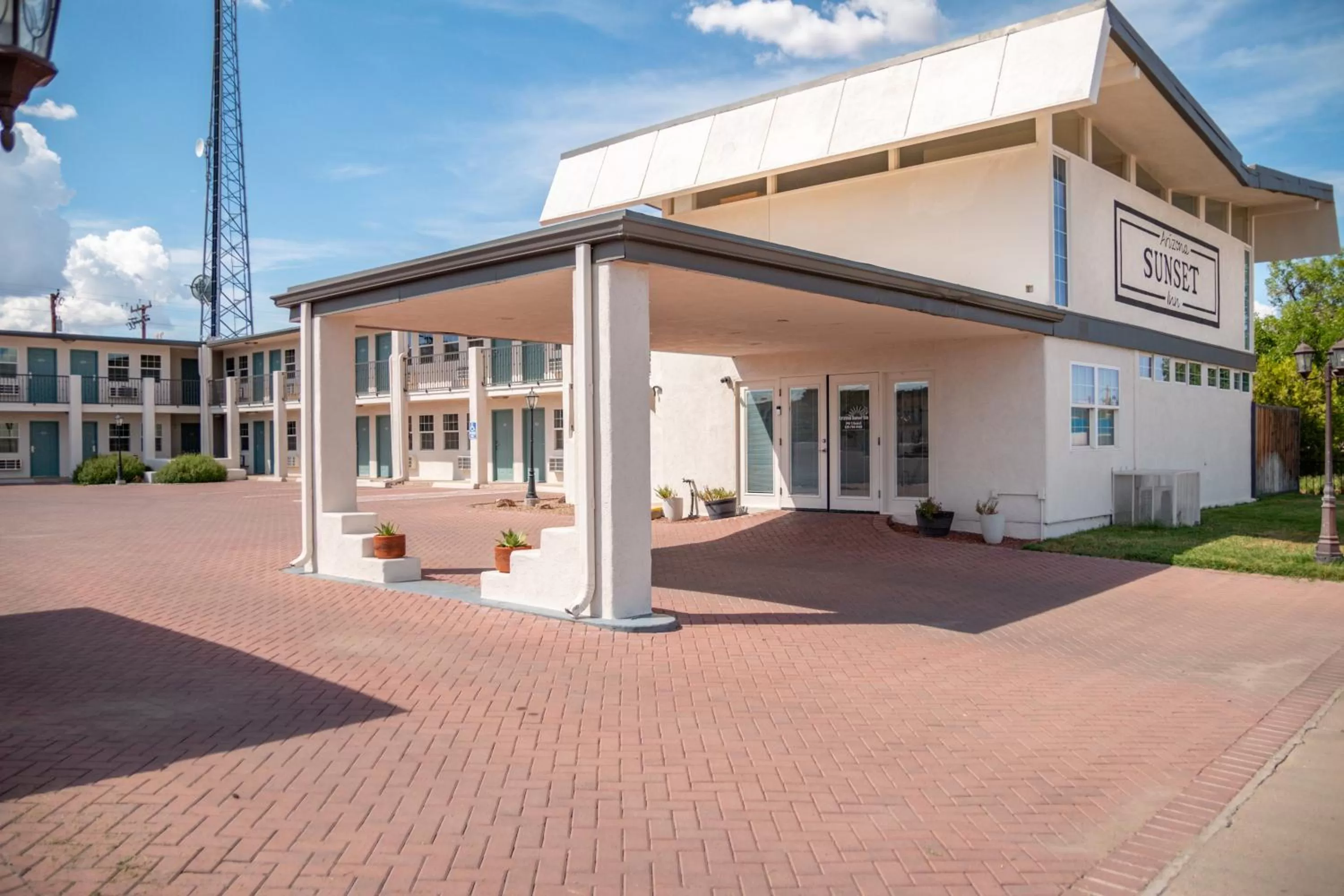 Property building in Arizona Sunset Inn & Suites