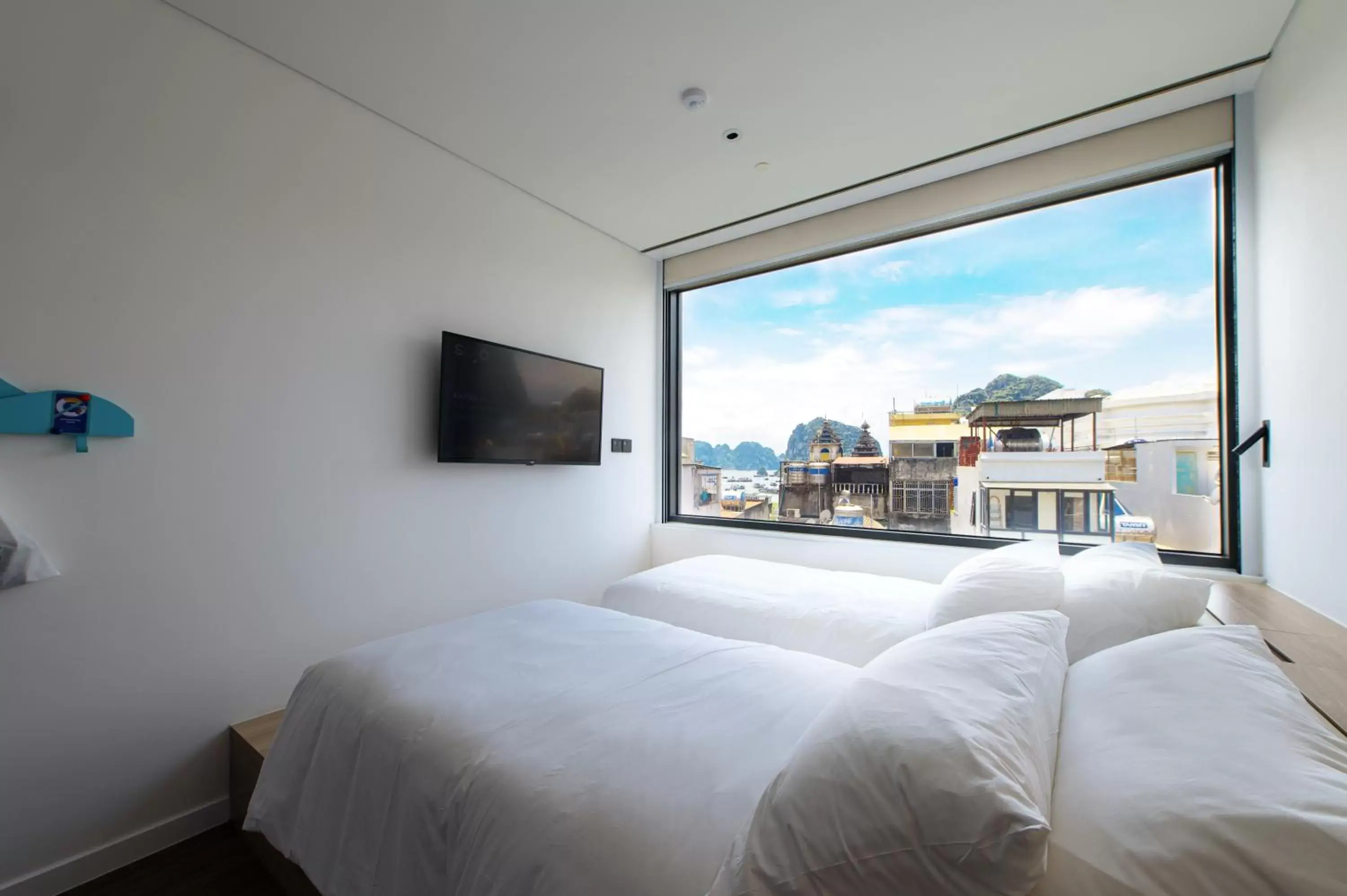 Deluxe Twin Room - single occupancy in Tru by Hilton Ha Long Hon Gai Centre Deluxe Twin Room - single occupancy in Tru by Hilton Ha Long Hon Gai Centre