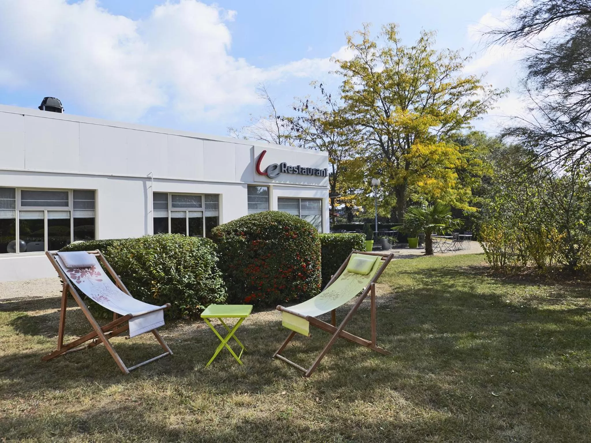 Garden in Campanile Lyon Nord - Ecully