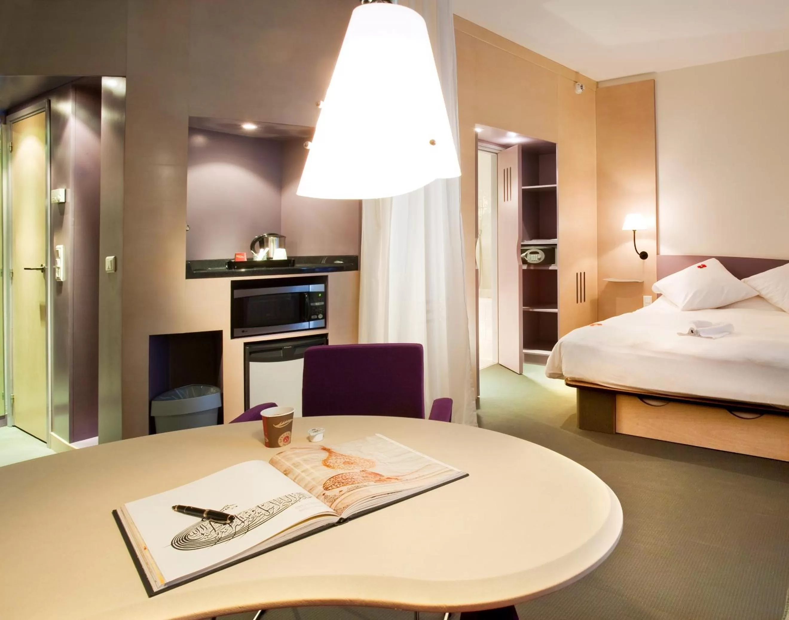 Bedroom, Bed in Novotel Marrakech Hivernage