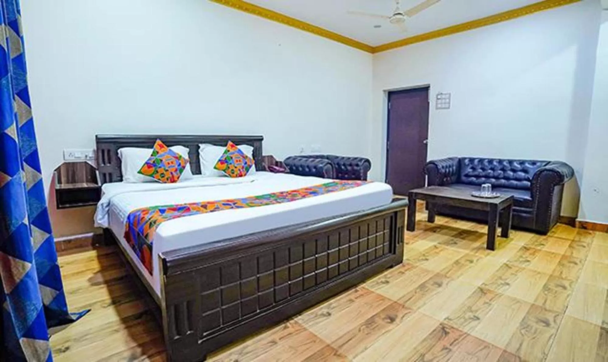Living room, Bed in Fab Express Lloyd's Inn - Near Kodambakkam Railway Station