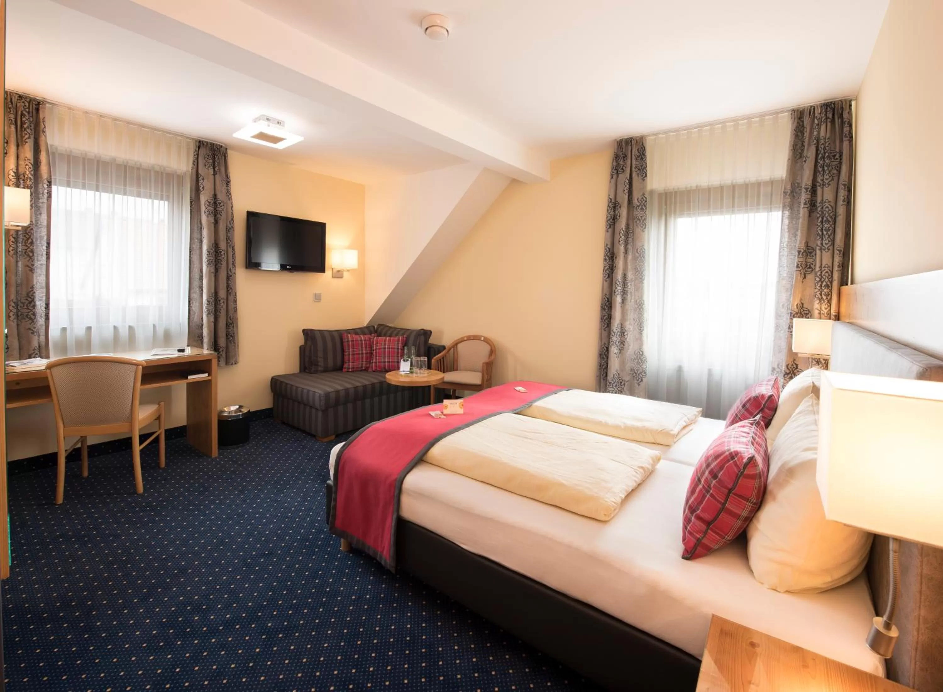 Bedroom, Bed in AKZENT Hotel Krone