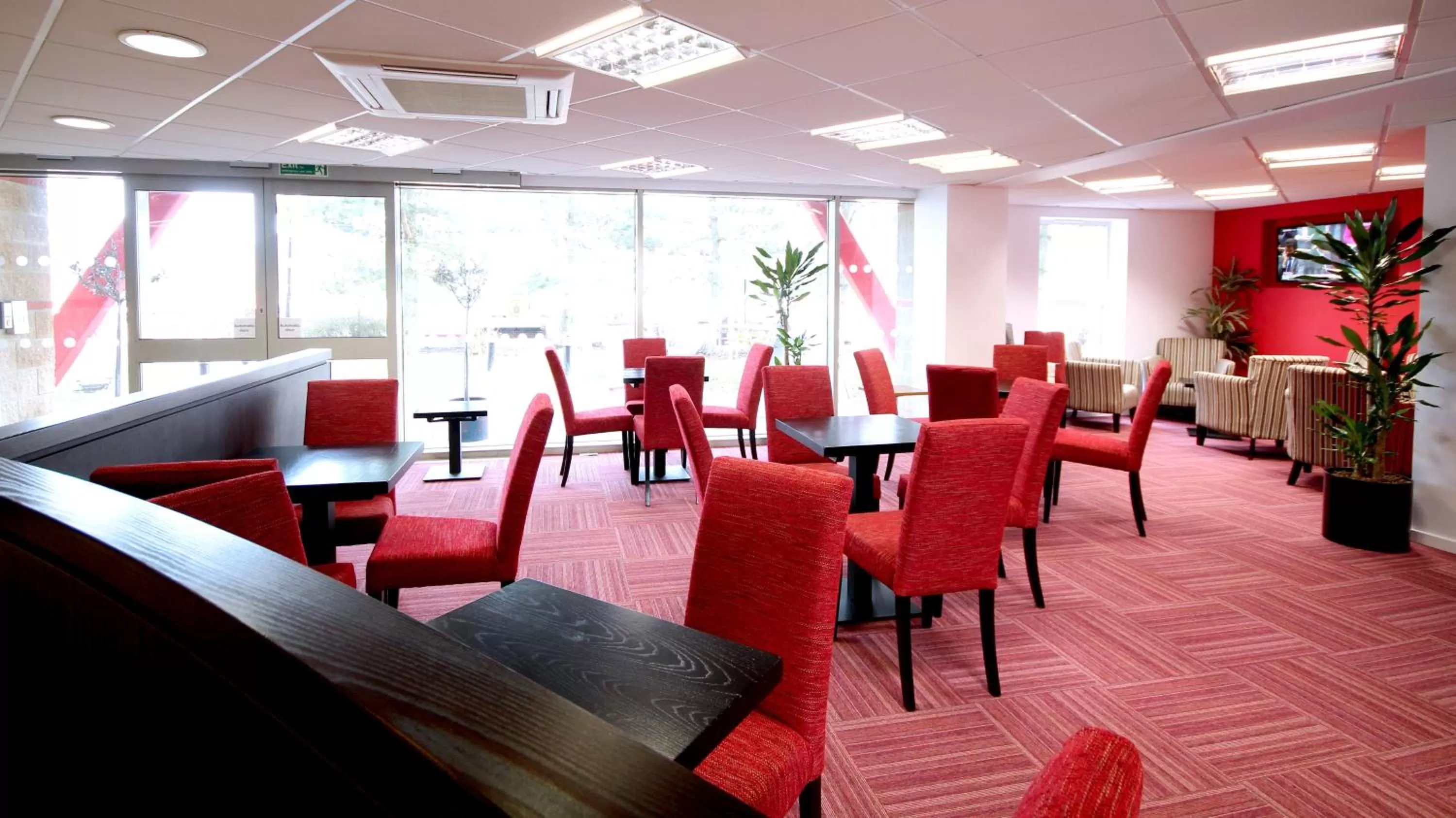 Lounge or bar in Ramada London Stansted Airport