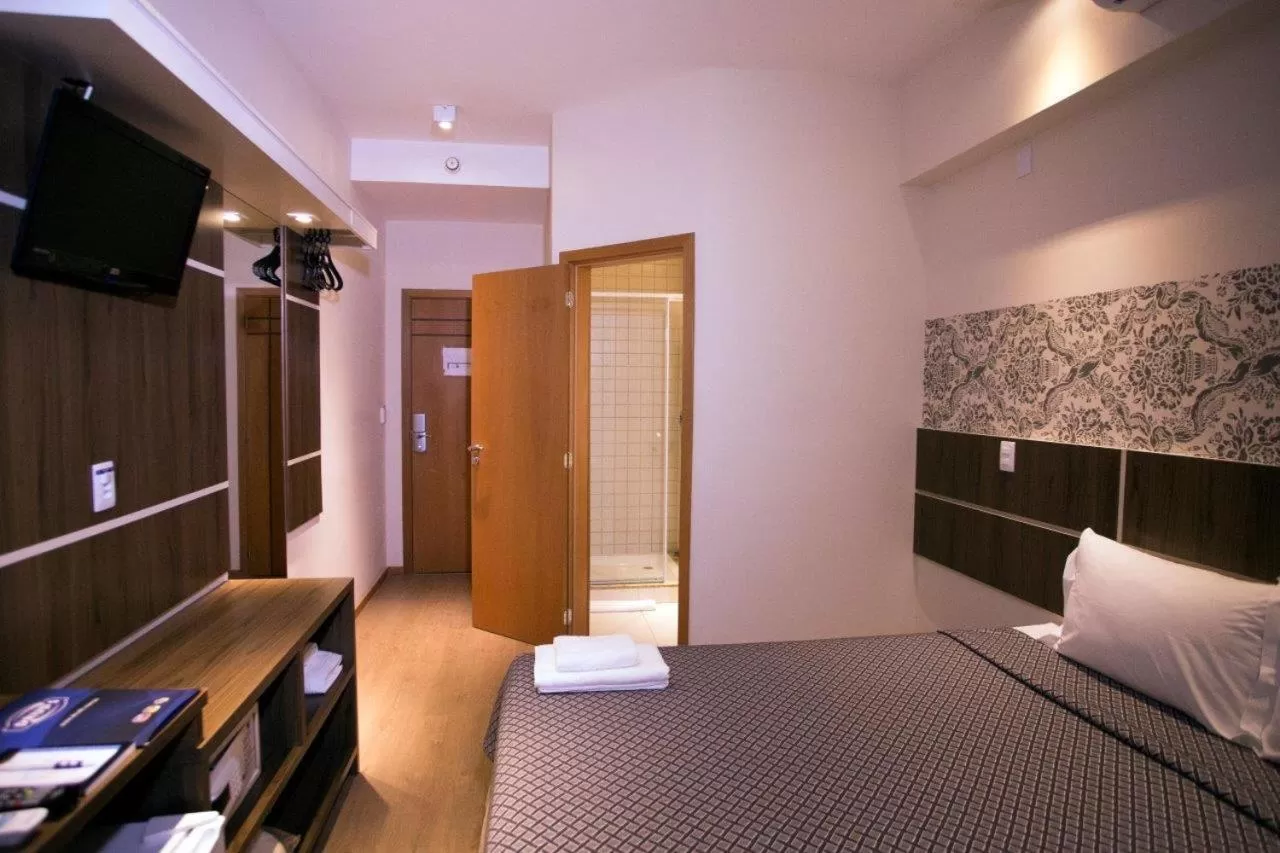 Photo of the whole room, Bed in Druds Hotel Hortolândia