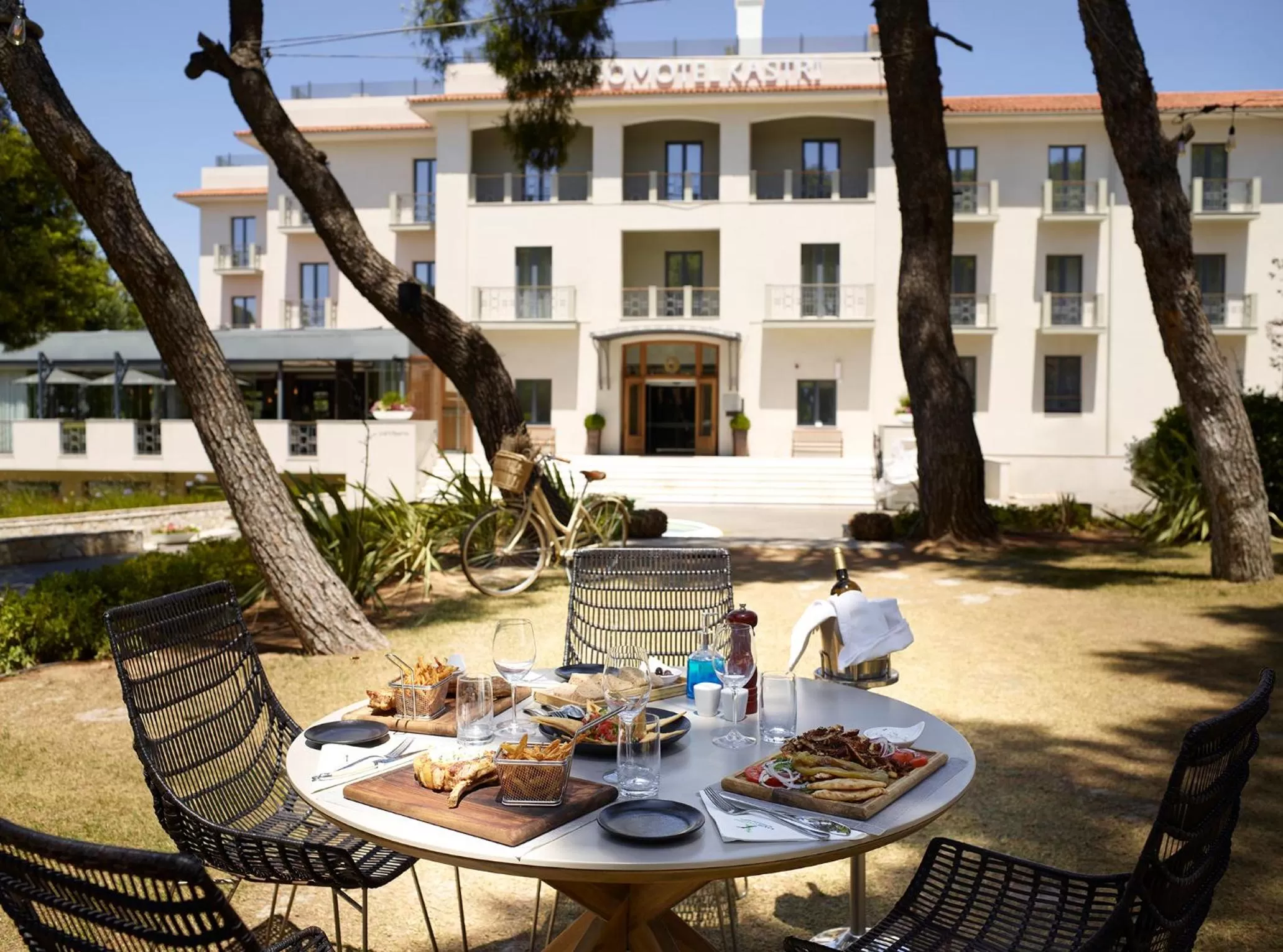 Restaurant/places to eat in Domotel Kastri