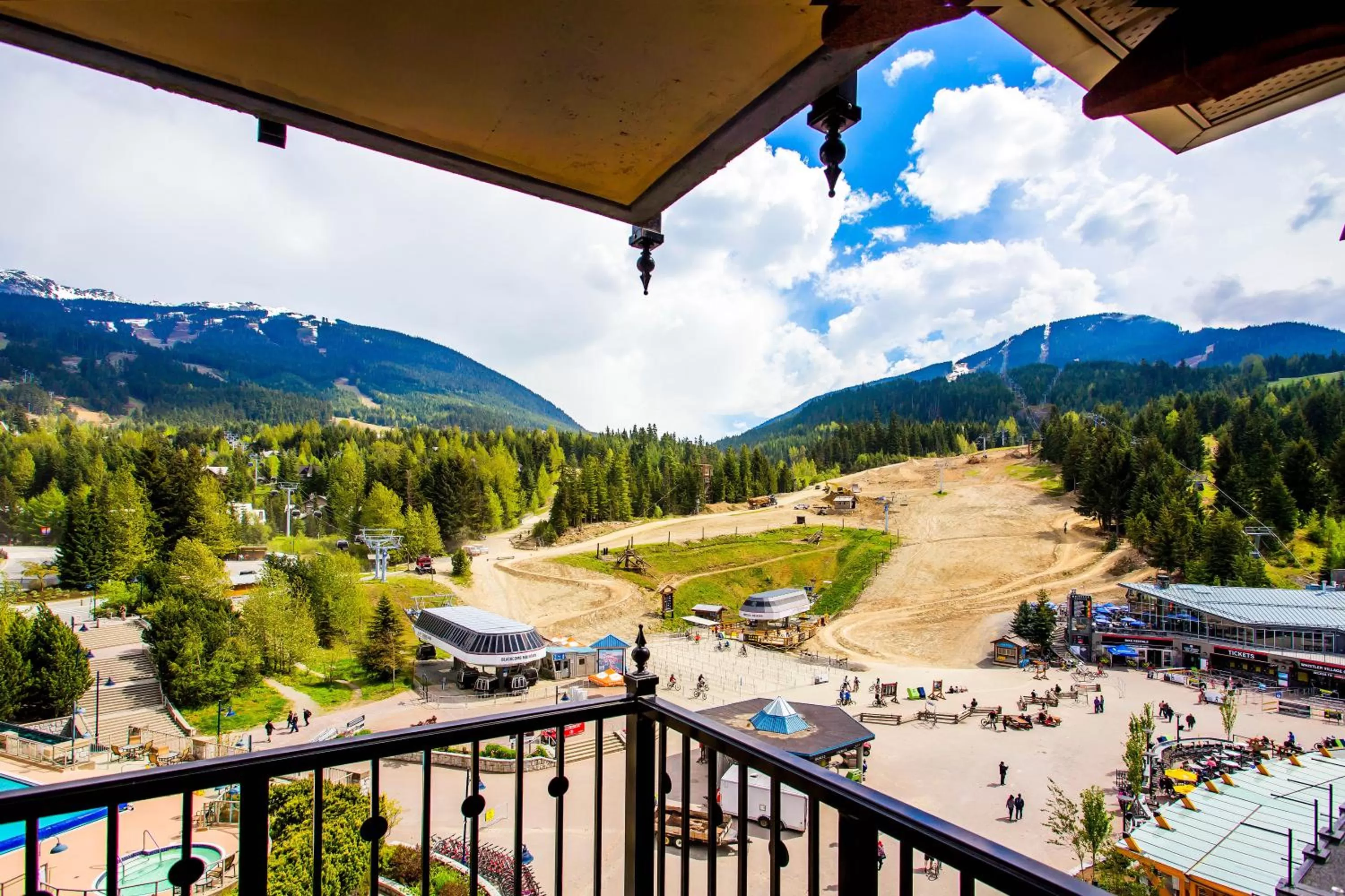 Spring in Sundial Hotel