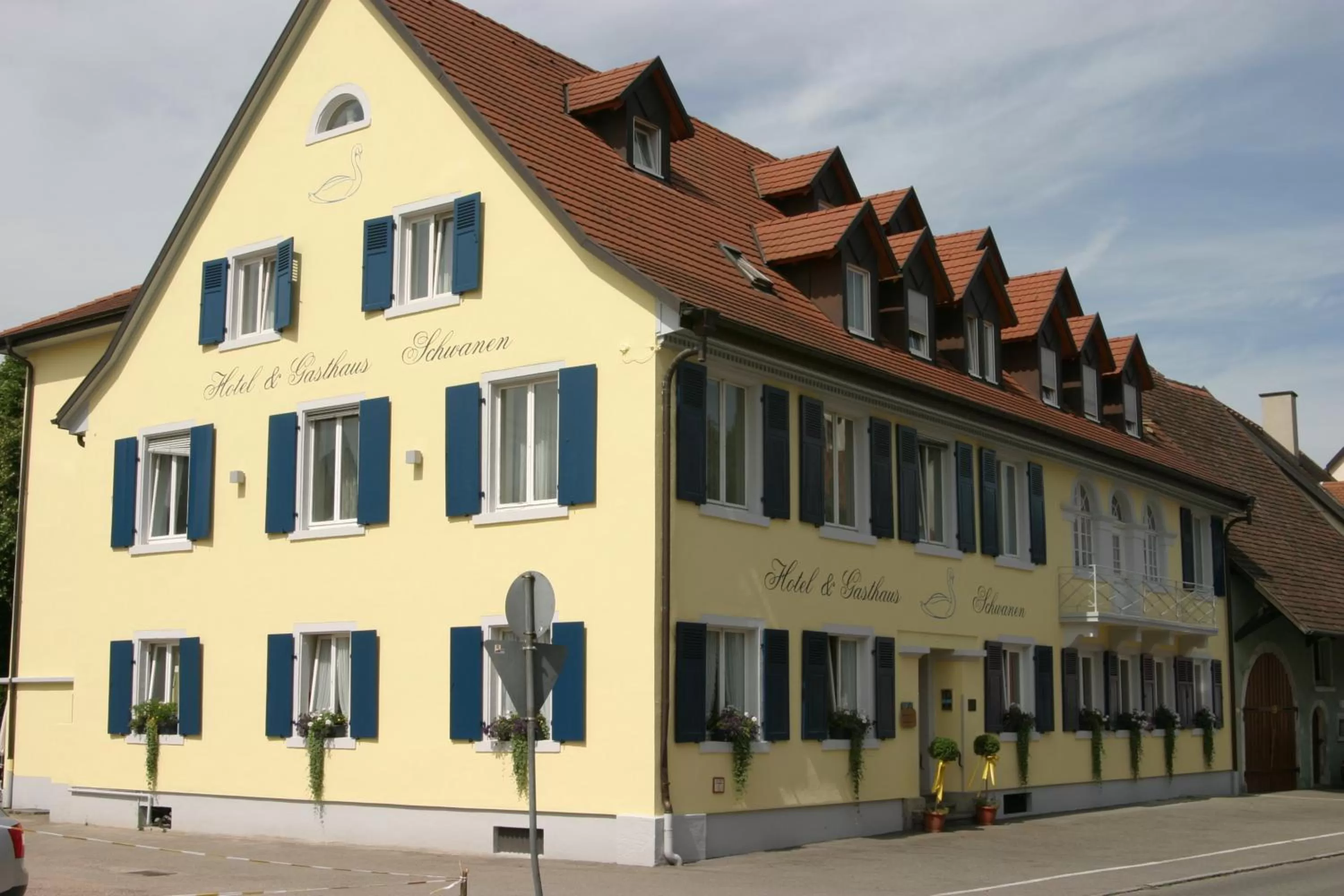 Facade/entrance, Property Building in Hotel-Restaurant Schwanen