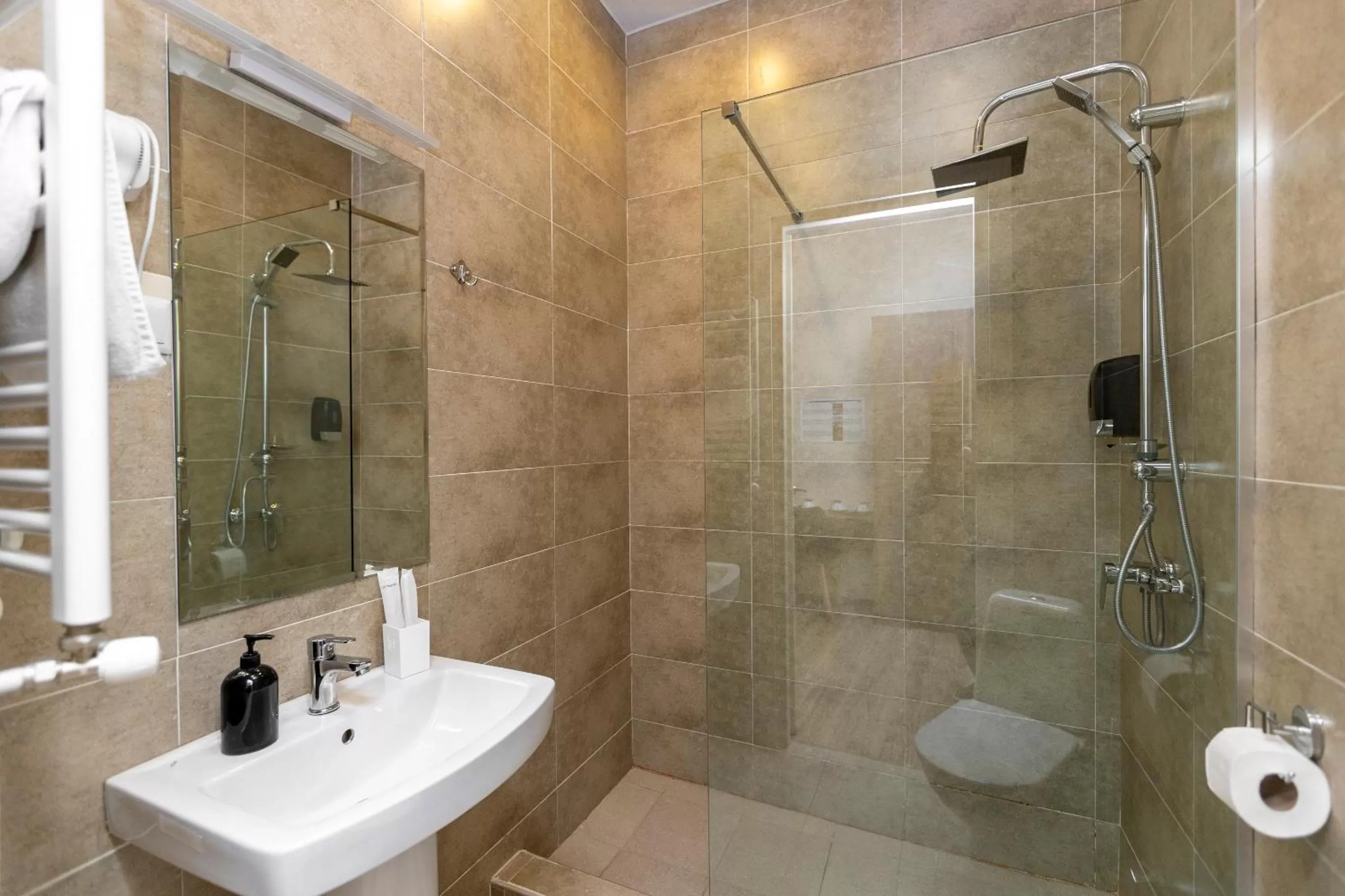 Shower, Bathroom in Hotello