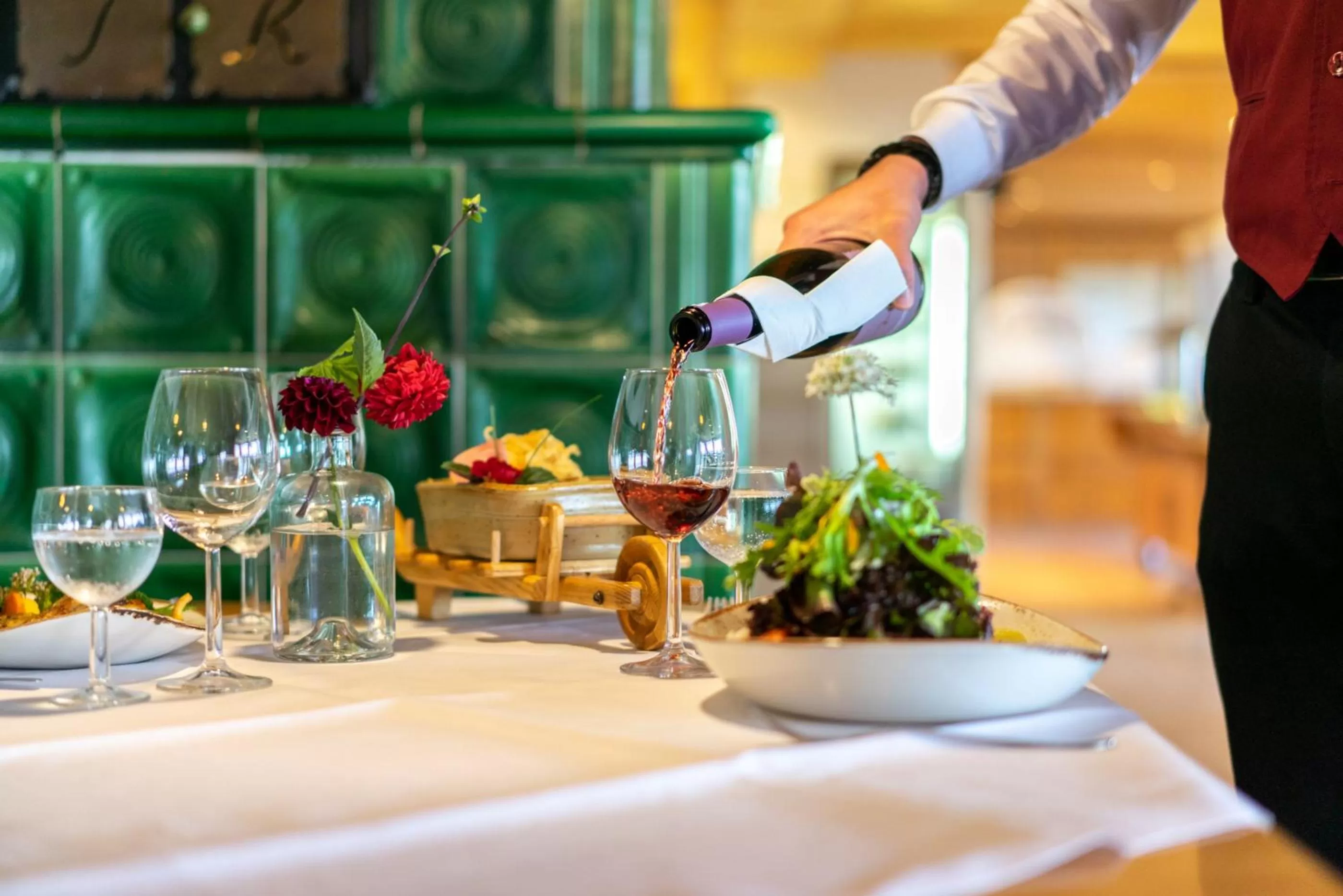 Restaurant/places to eat in Berggasthof Höchsten