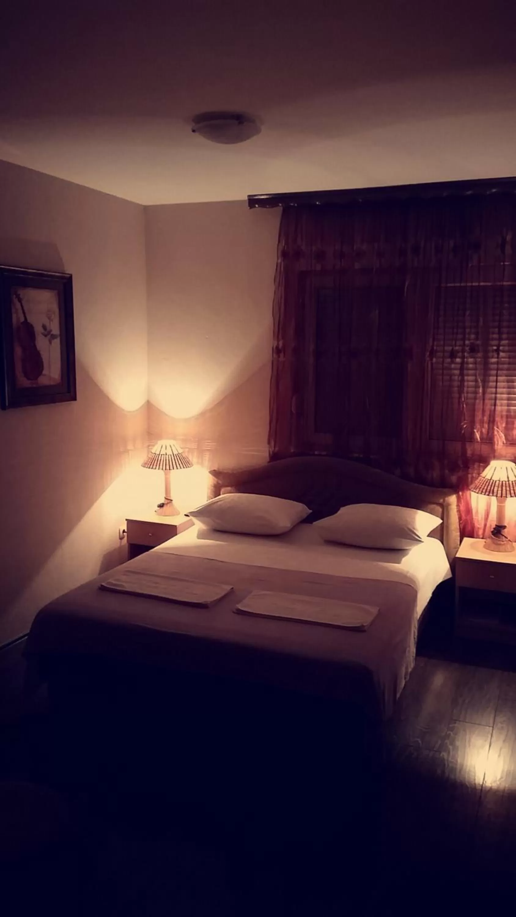 Bedroom, Bed in Motel Aura