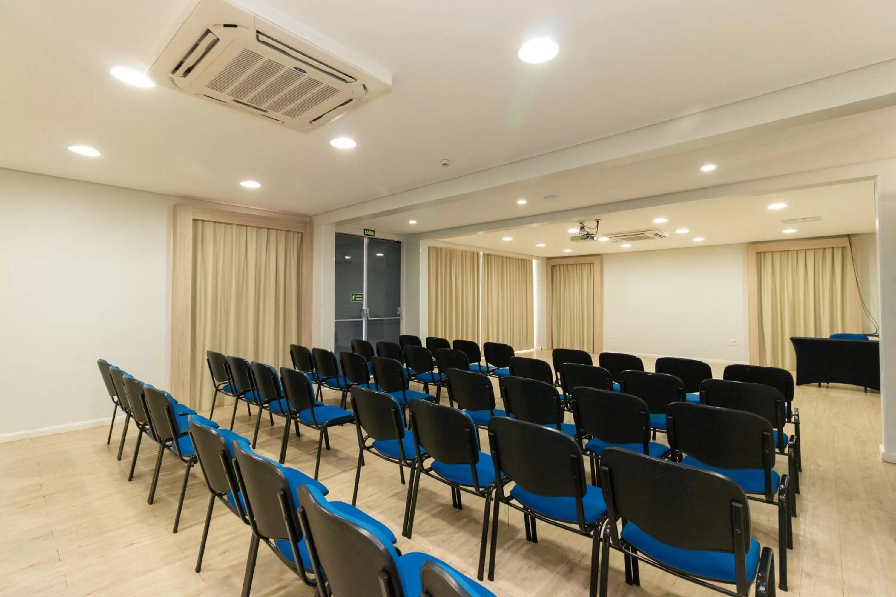 Business facilities in Bristol Zaniboni Mogi Mirim