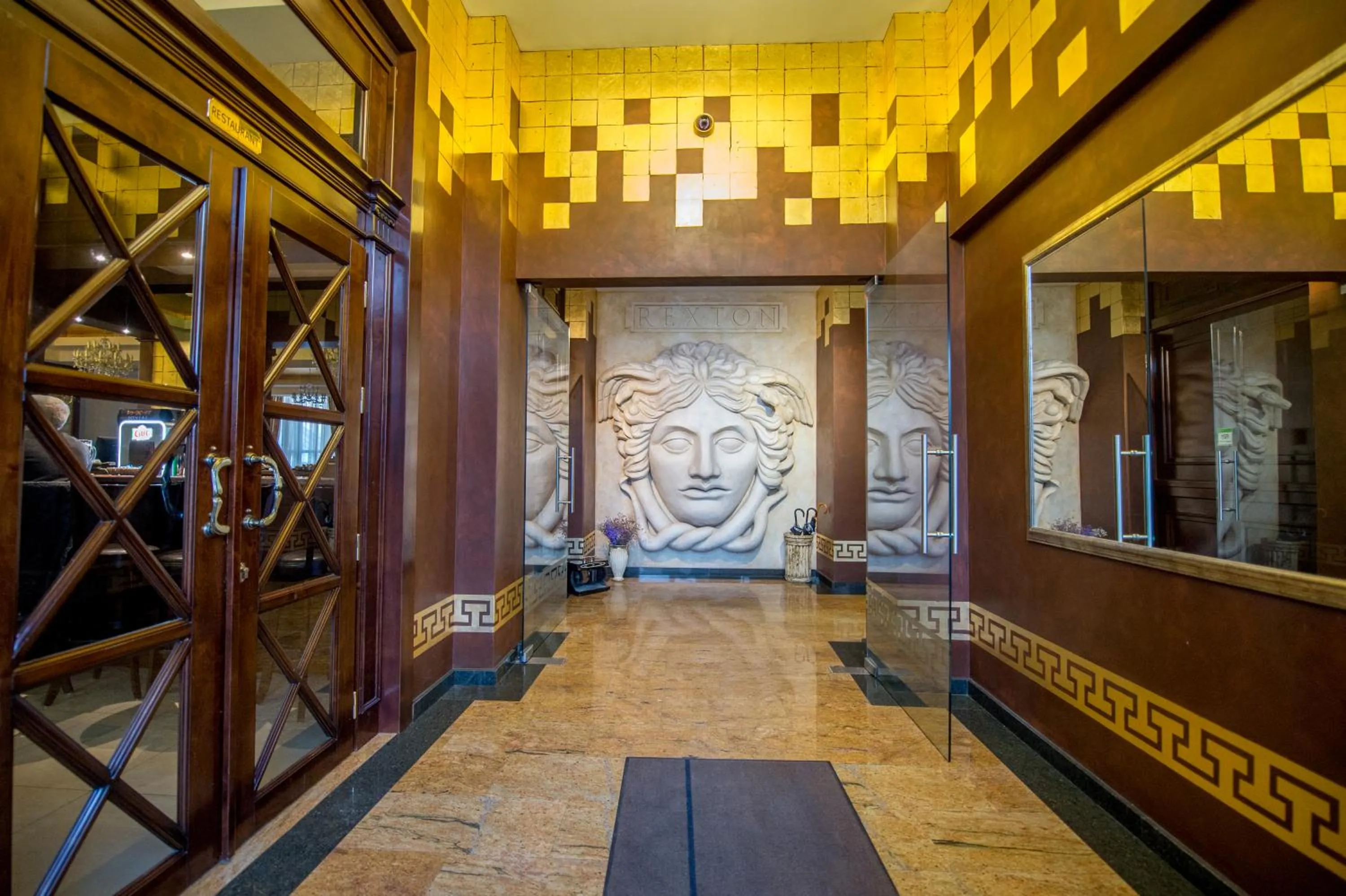 Lobby or reception in Hotel Rexton