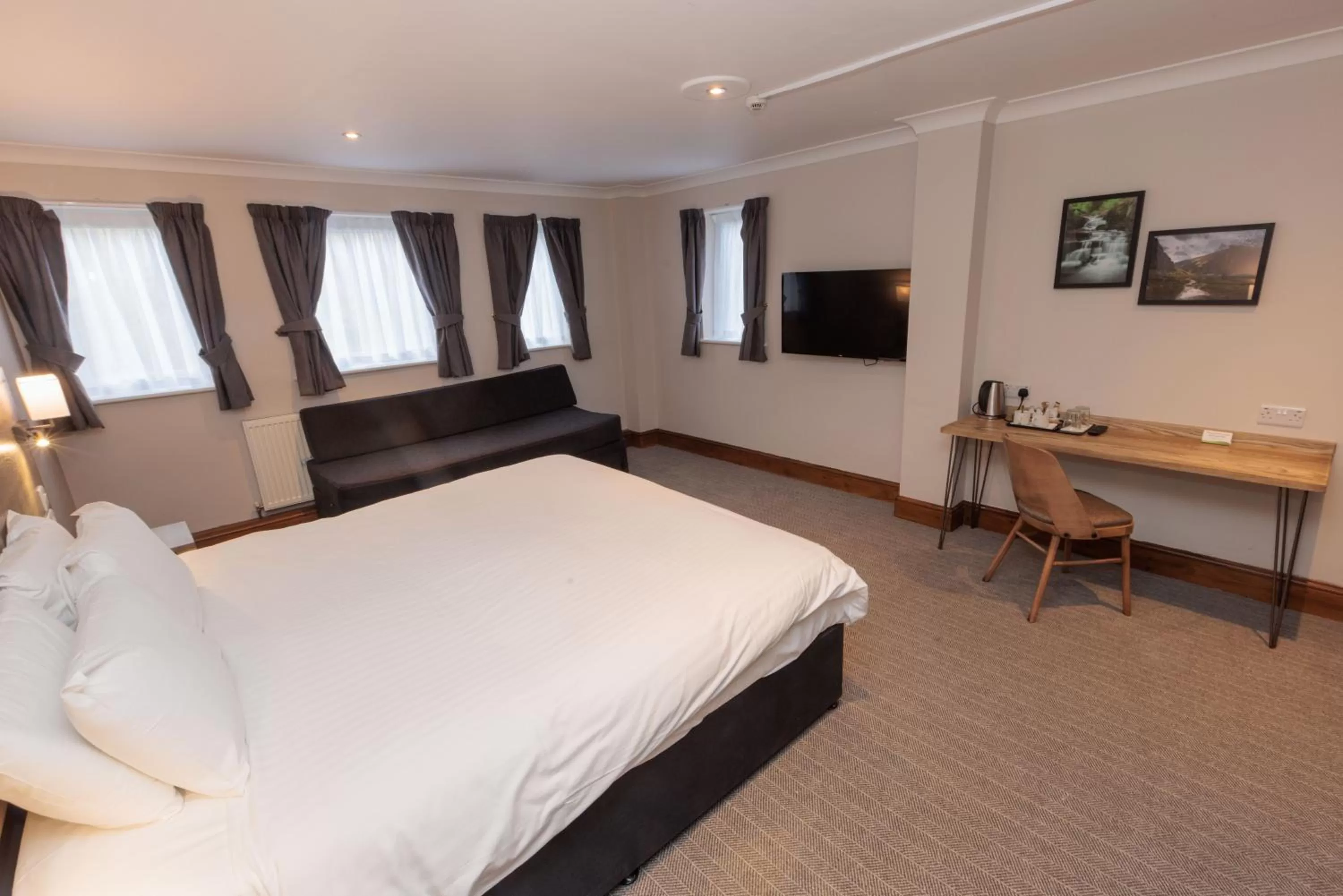 Bedroom, Bed in Boundary, Alfreton by Marston's Inns