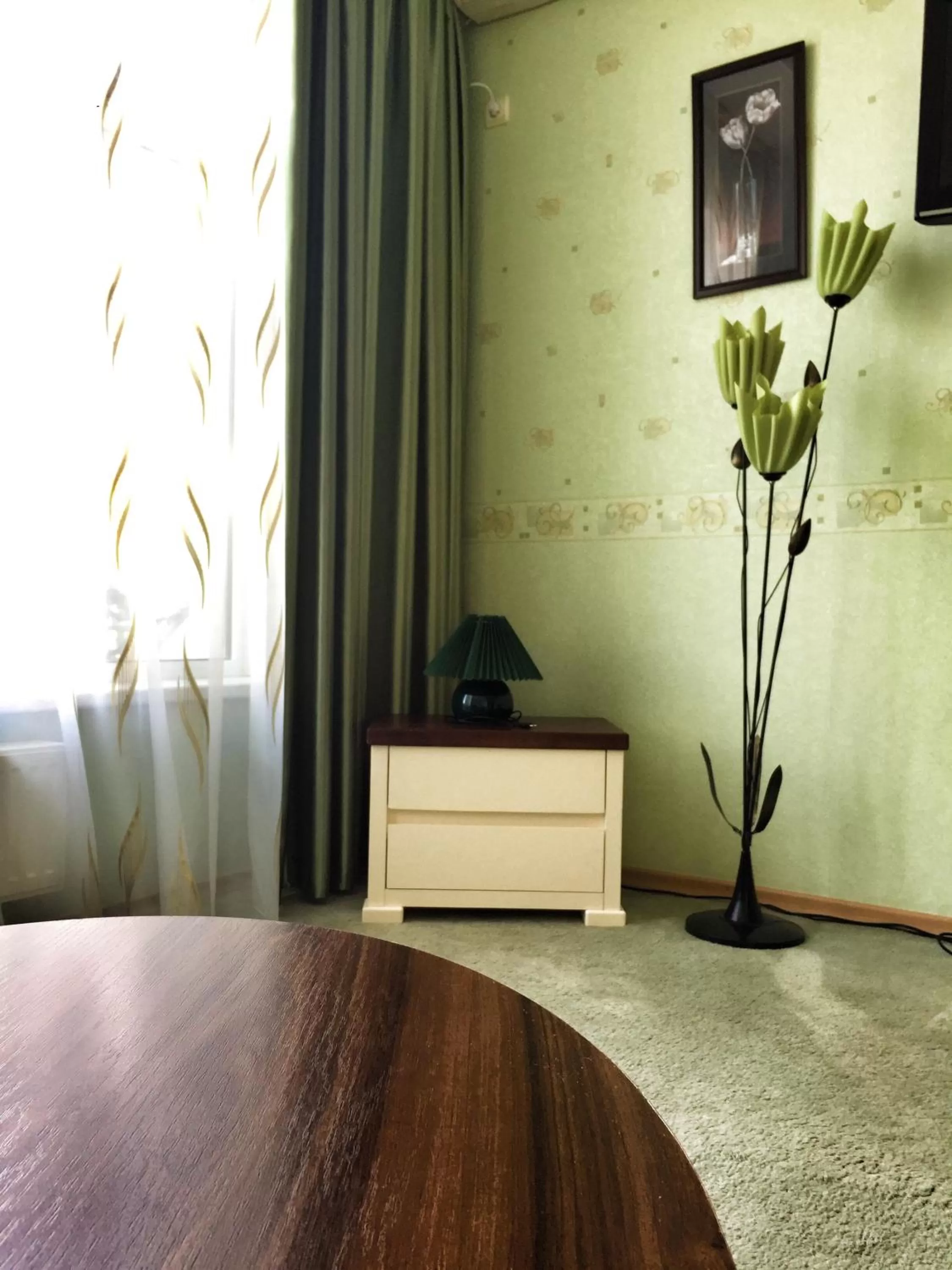 hair dresser, TV/Entertainment Center in LidoLux