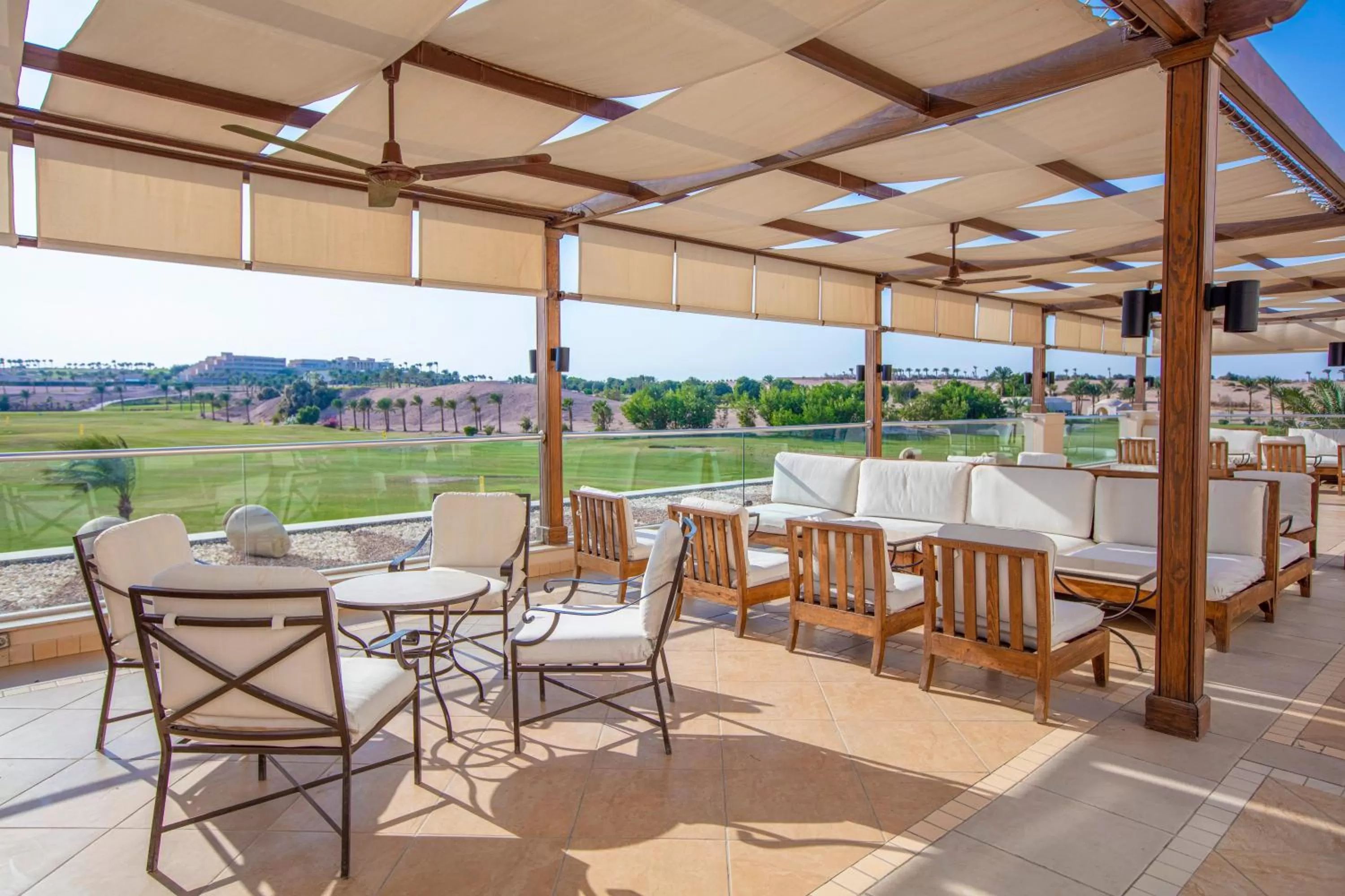 Lounge or bar in JAZ Neo Saraya Palms