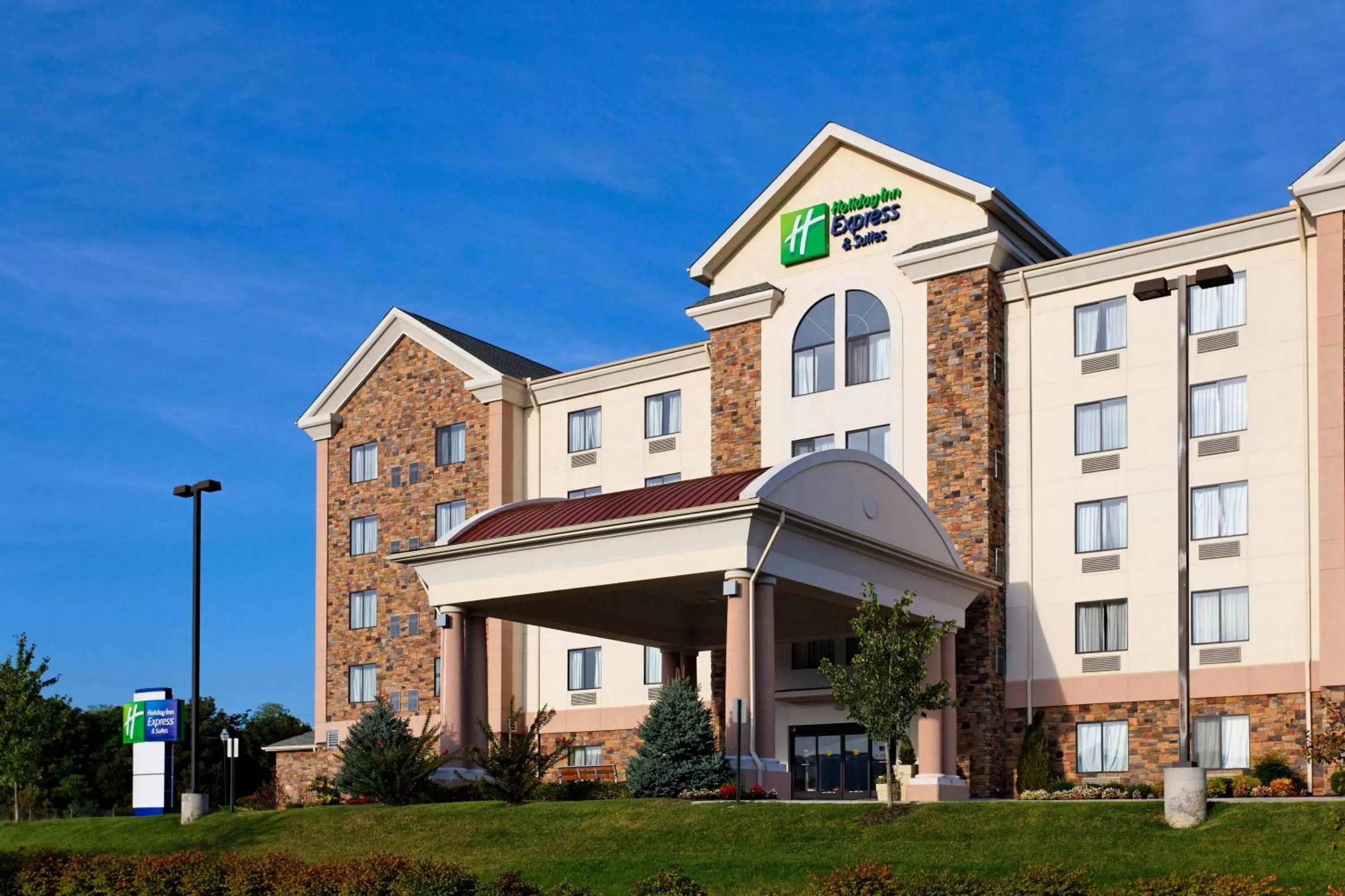 Property building in Holiday Inn Express Hotel & Suites Kingsport-Meadowview I-26 by IHG
