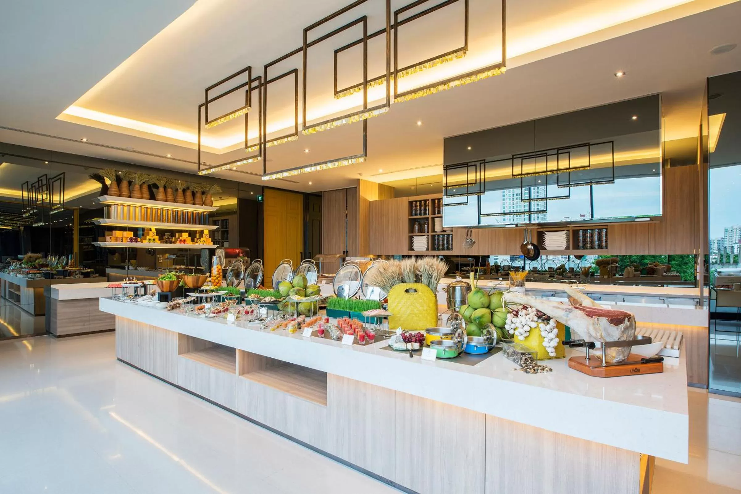 Restaurant/places to eat in Chatrium Sathon Bangkok