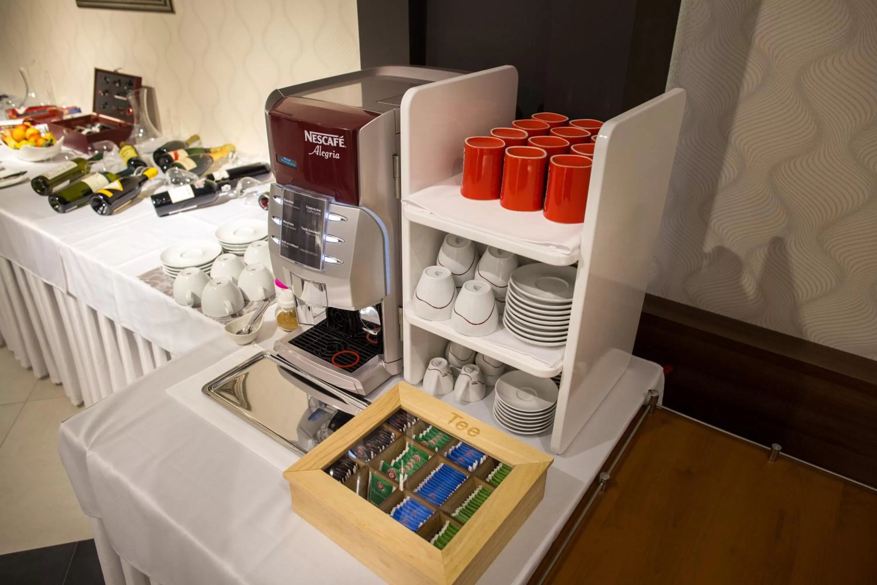 Coffee/tea facilities in Hotel Ideo Lux