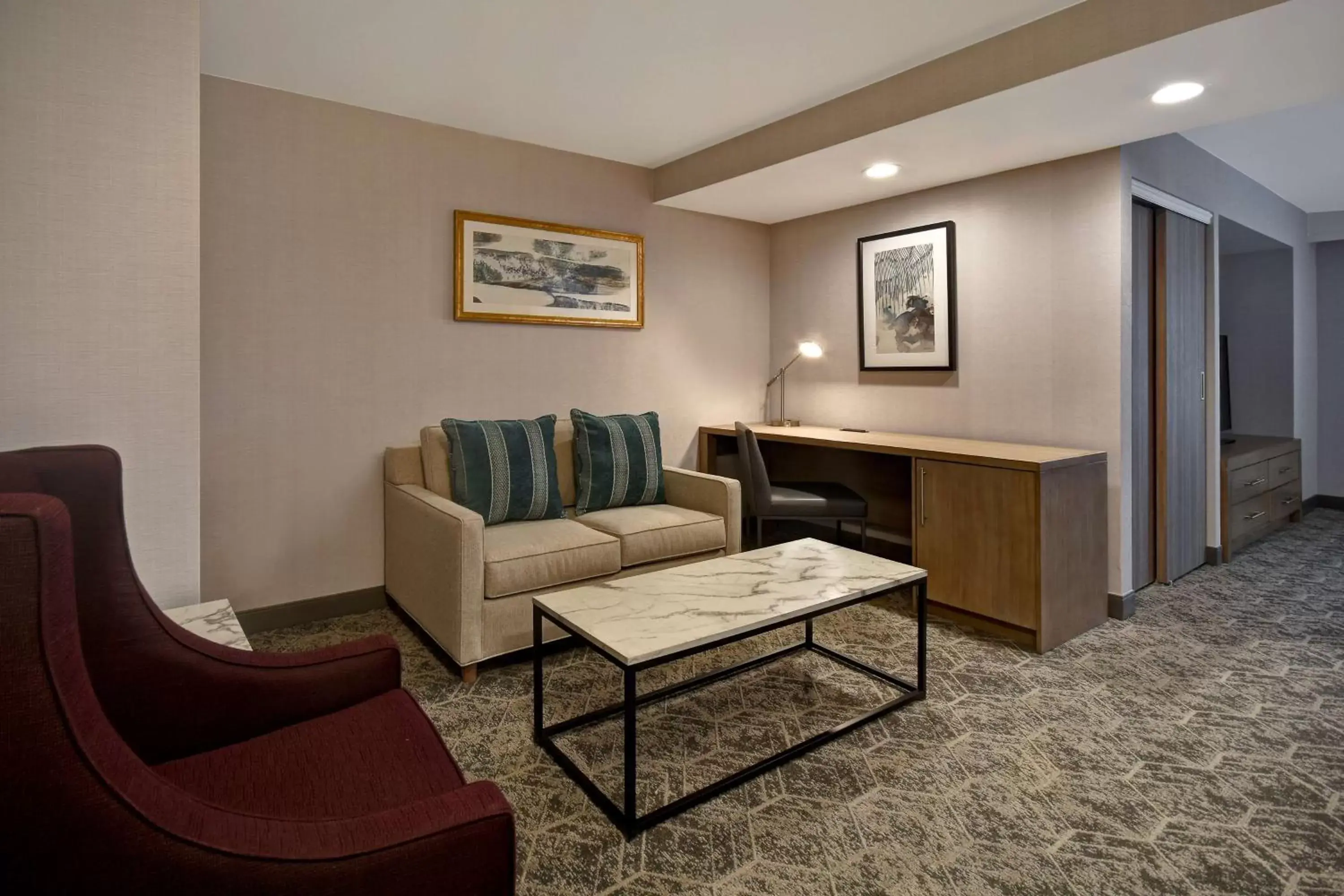 King Studio in DoubleTree by Hilton St. Louis Airport, MO King Studio in DoubleTree by Hilton St. Louis Airport, MO
