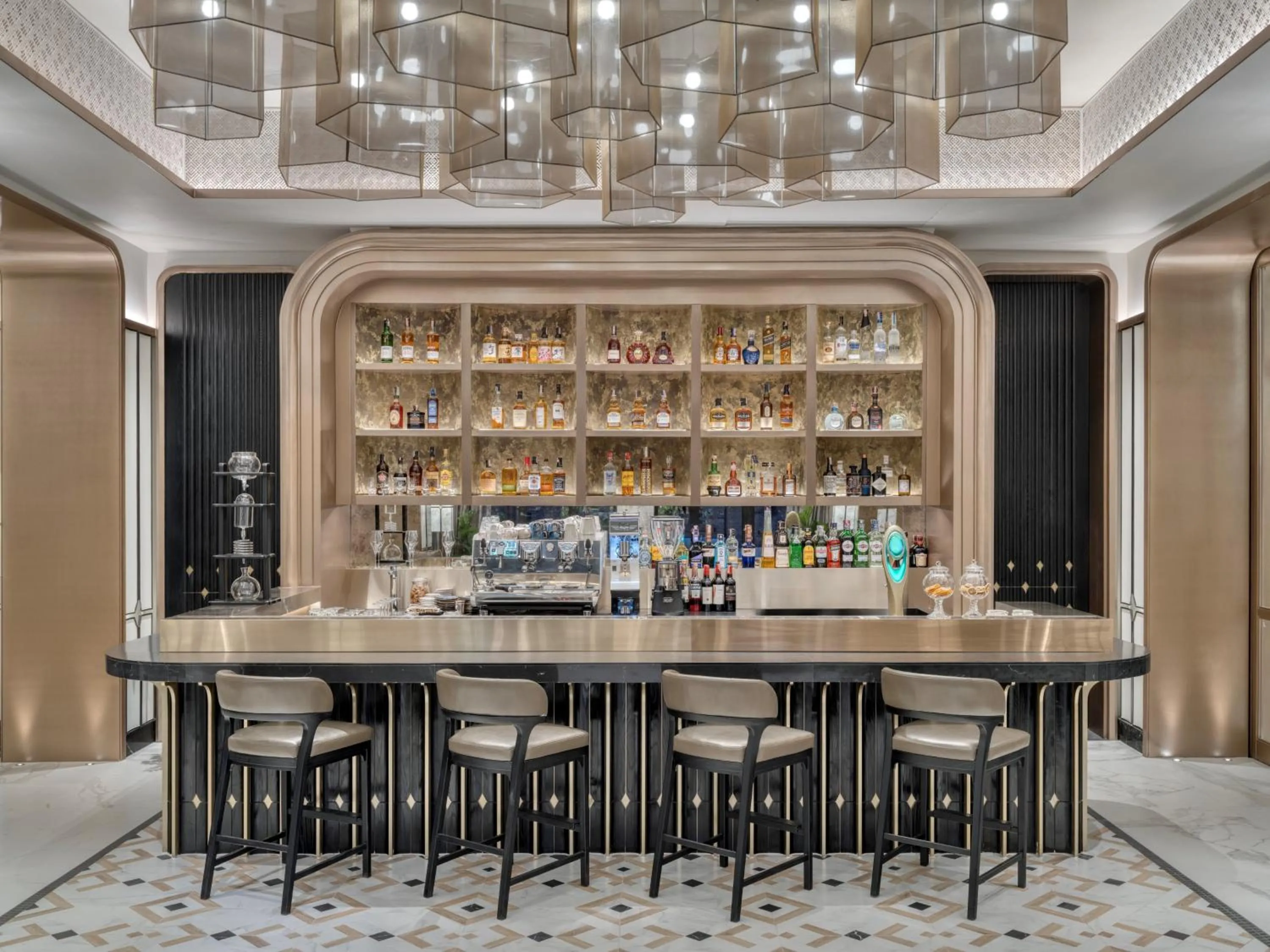 Lounge or bar in InterContinental Chiang Mai The Mae Ping by IHG