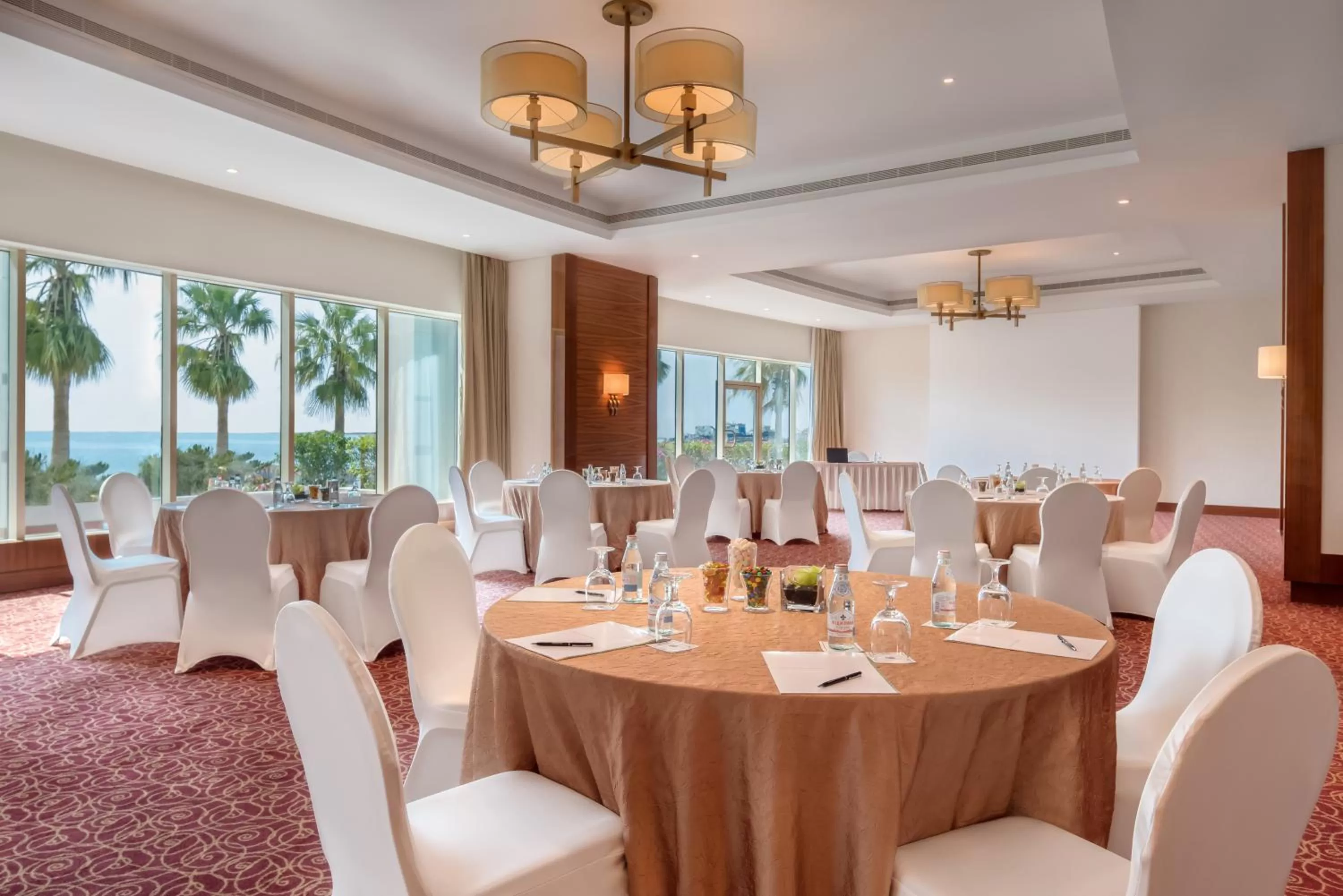 Business facilities in Khalidiya Palace Rayhaan by Rotana, Abu Dhabi