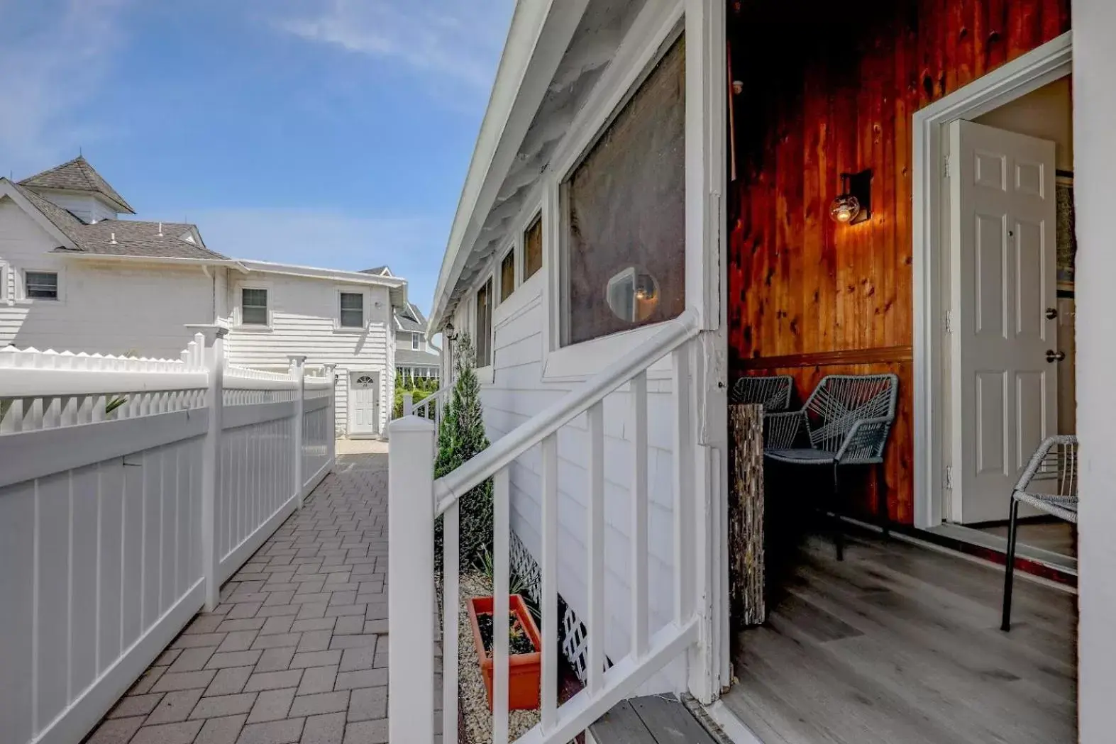 Superior Double or Twin Room with Pool View in The Hewitt Wellington Hotel Superior Double or Twin Room with Pool View in The Hewitt Wellington Hotel