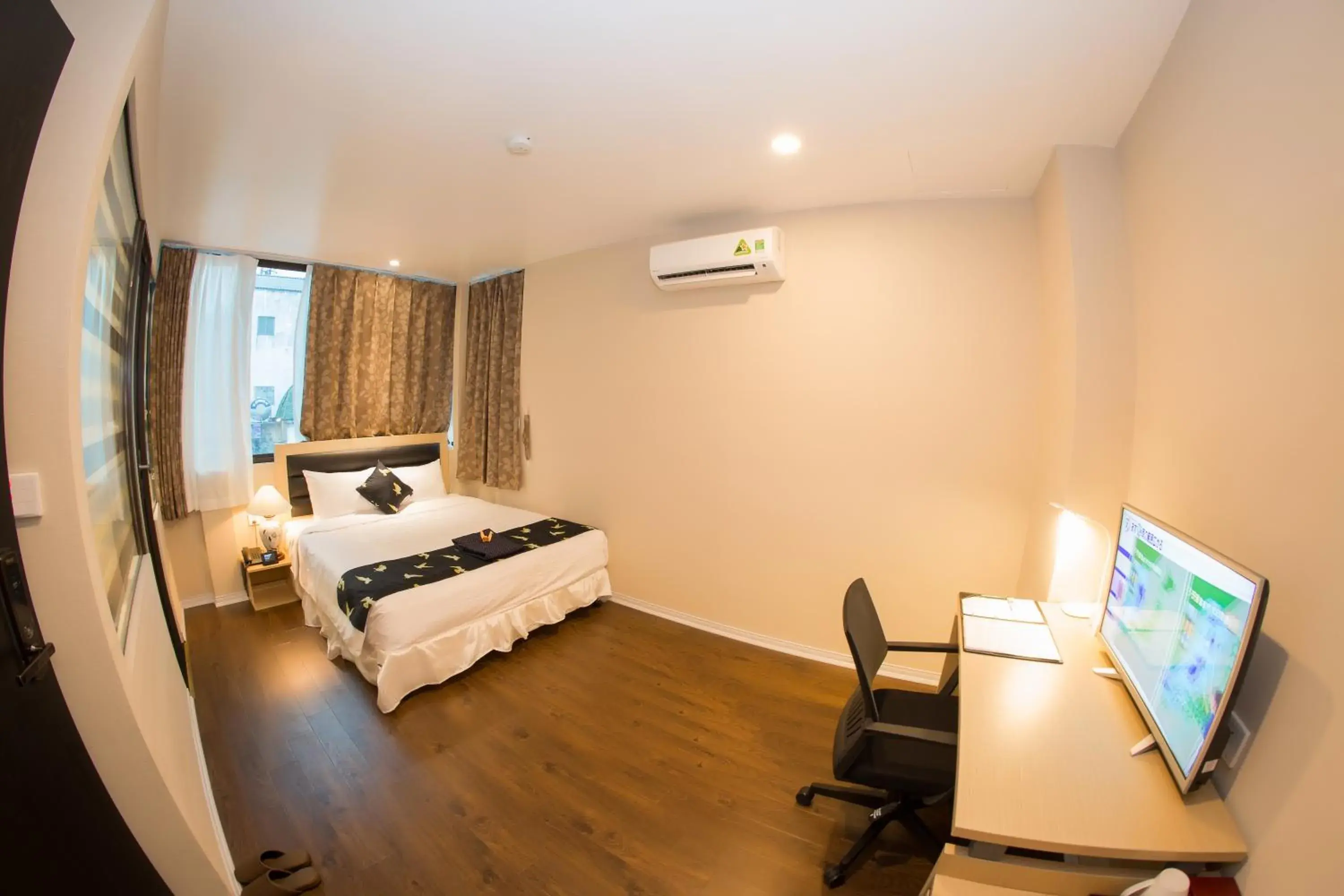 Deluxe Double Room - single occupancy in Momizi Business Hotel Deluxe Double Room - single occupancy in Momizi Business Hotel