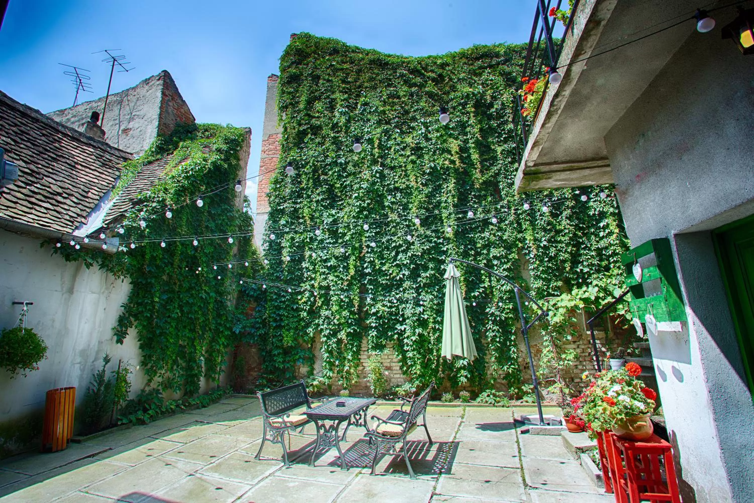 Property building in Goldsmith