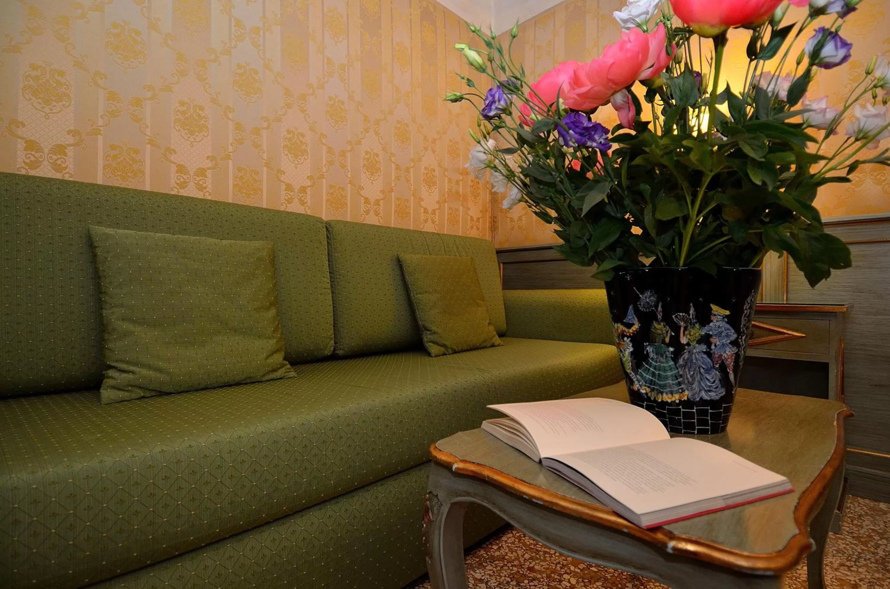 Decorative detail in Locanda La Corte