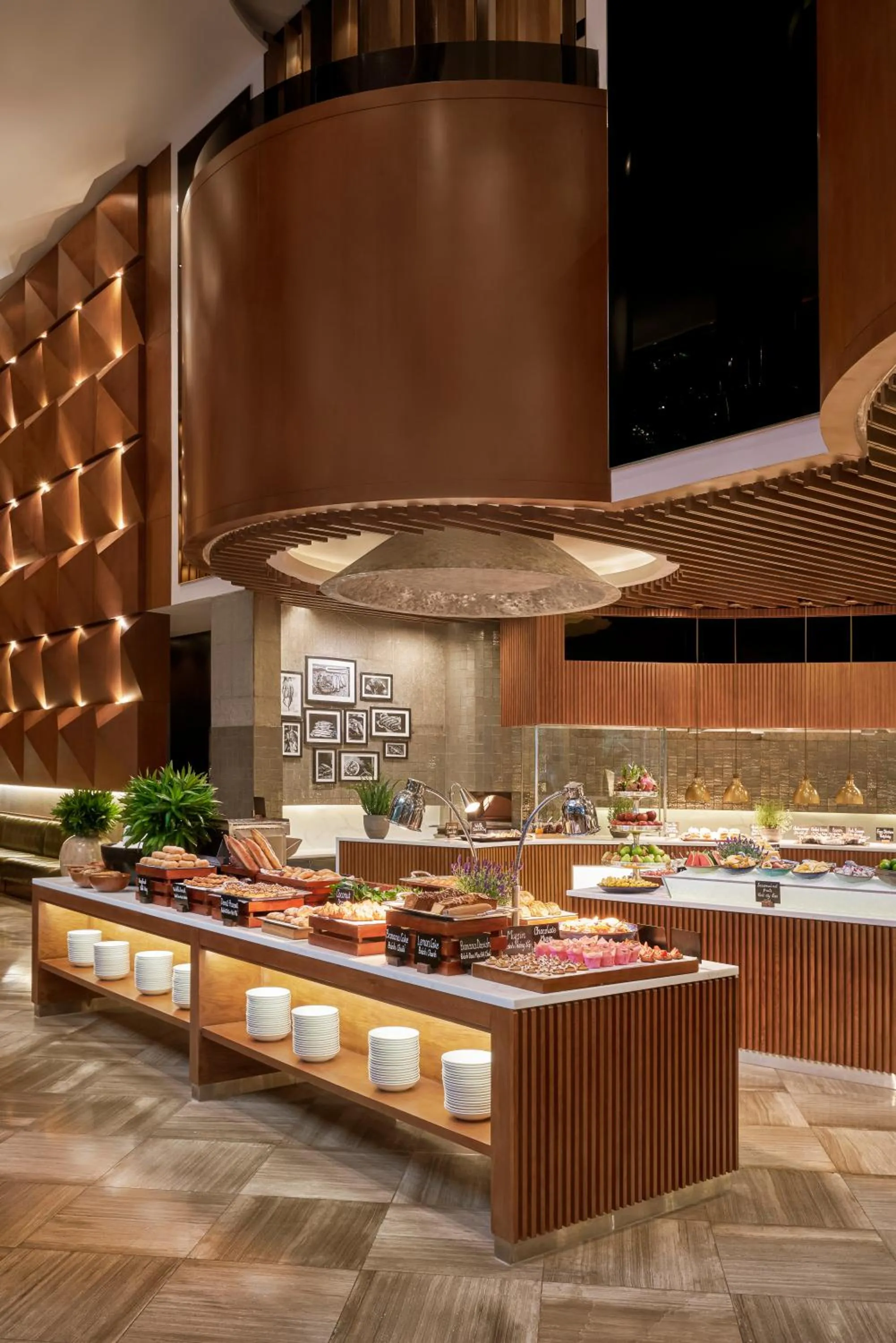 Restaurant/places to eat in New World Saigon Hotel