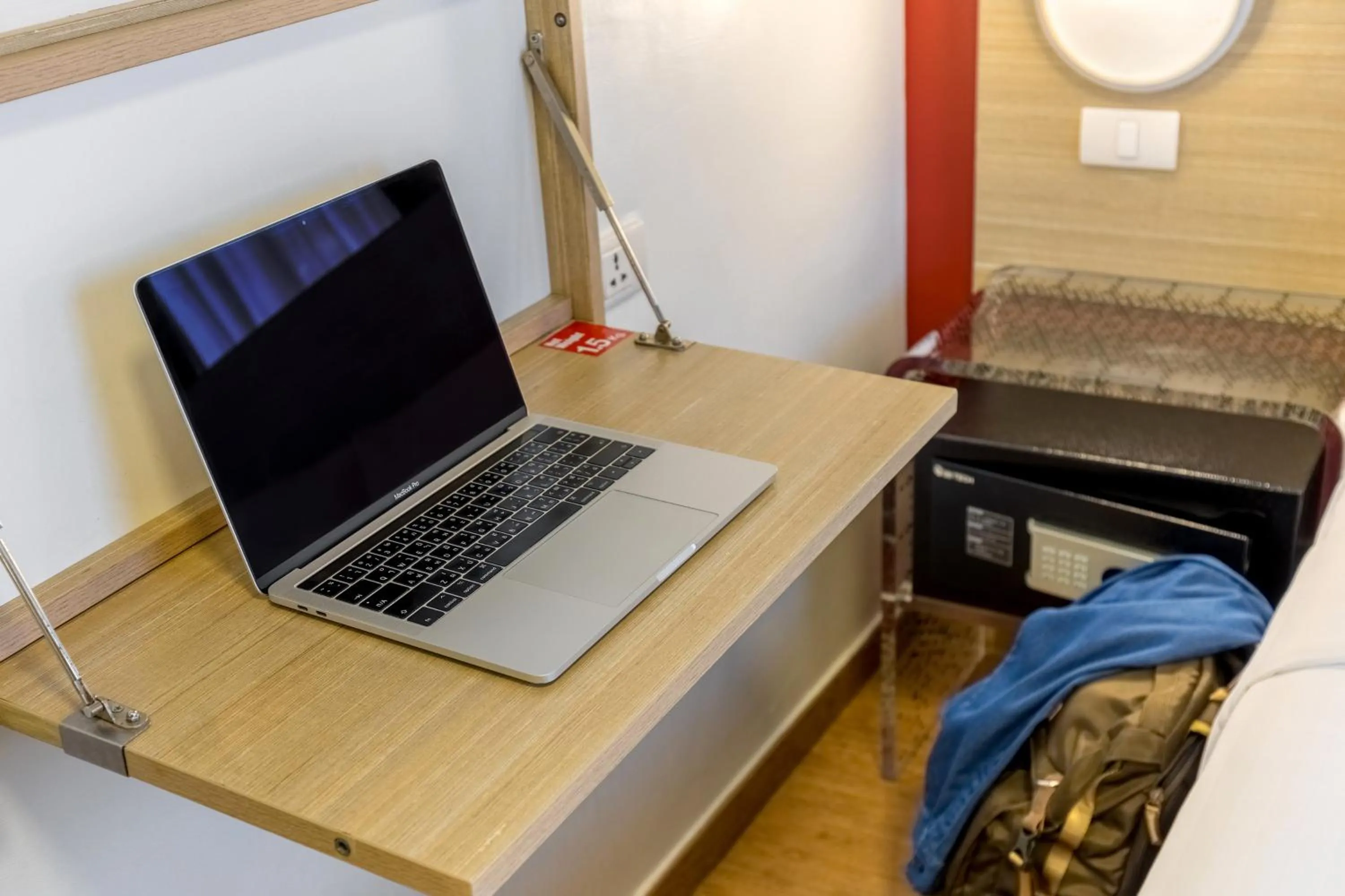 safe, Bed in Easy Planet Phuket Patong