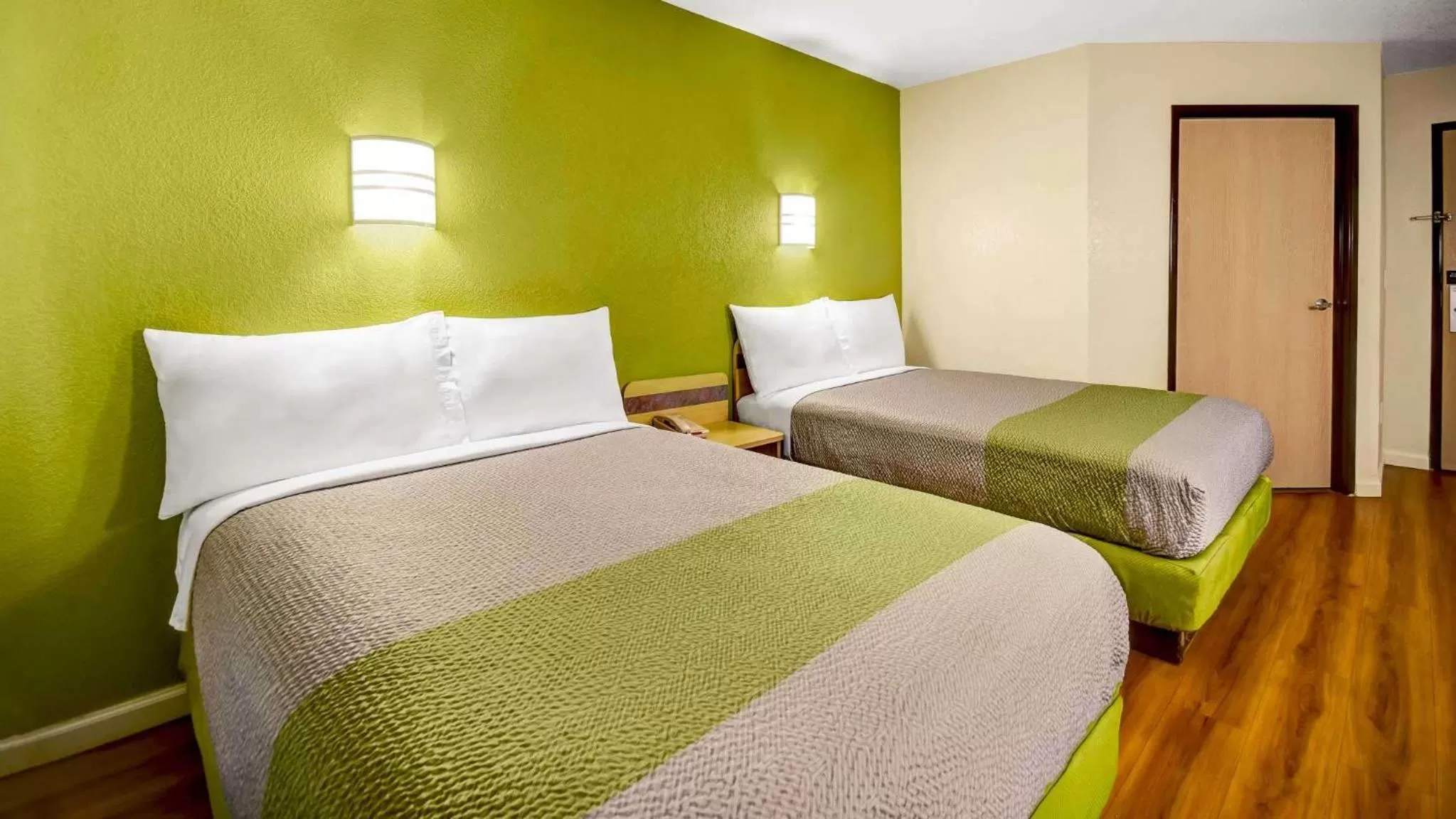 Bedroom, Bed in Lakeside Inn Lake Havasu City