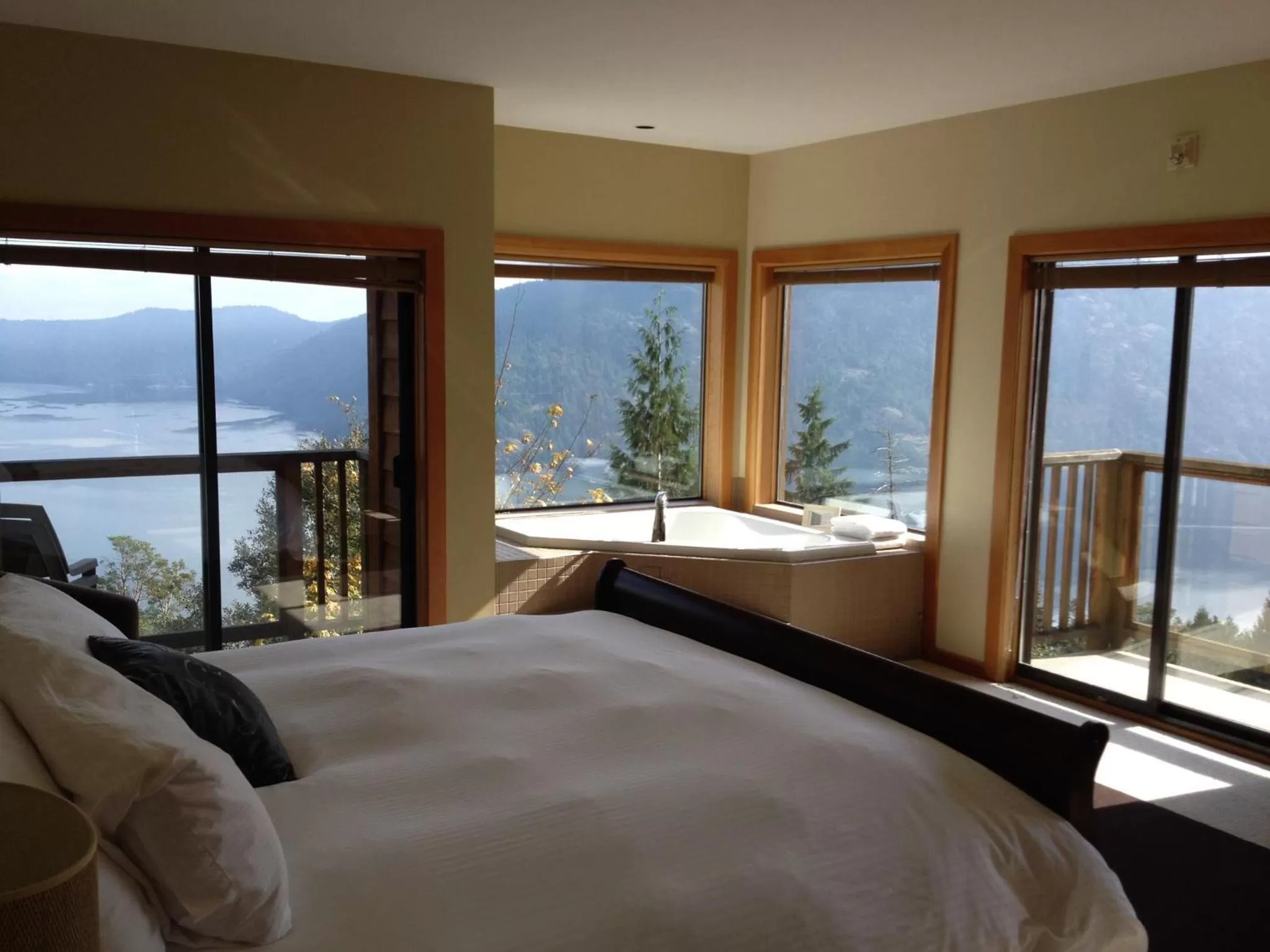 Bed in Moon Water Lodge