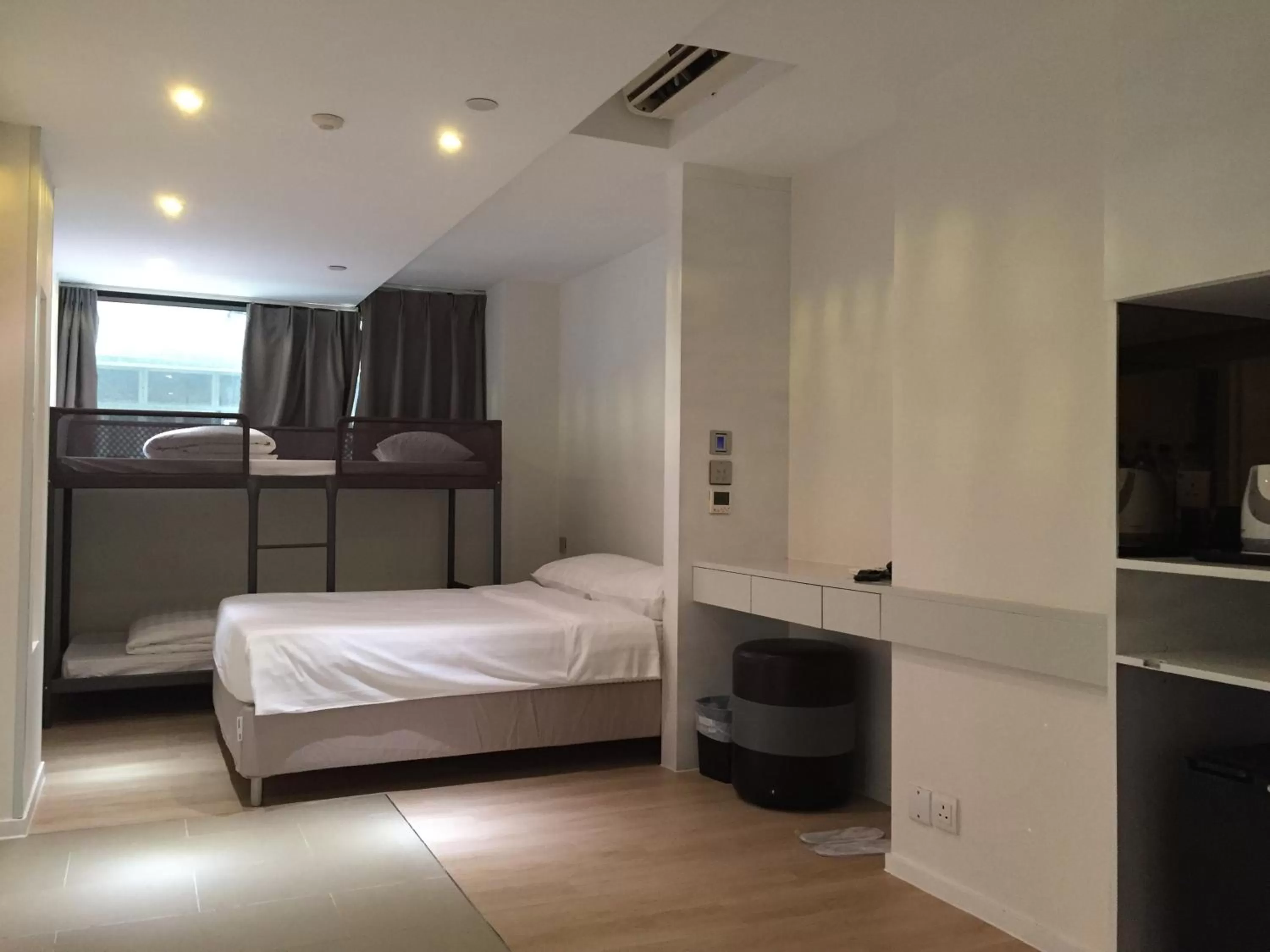 Photo of the whole room, Bed in Homy Central