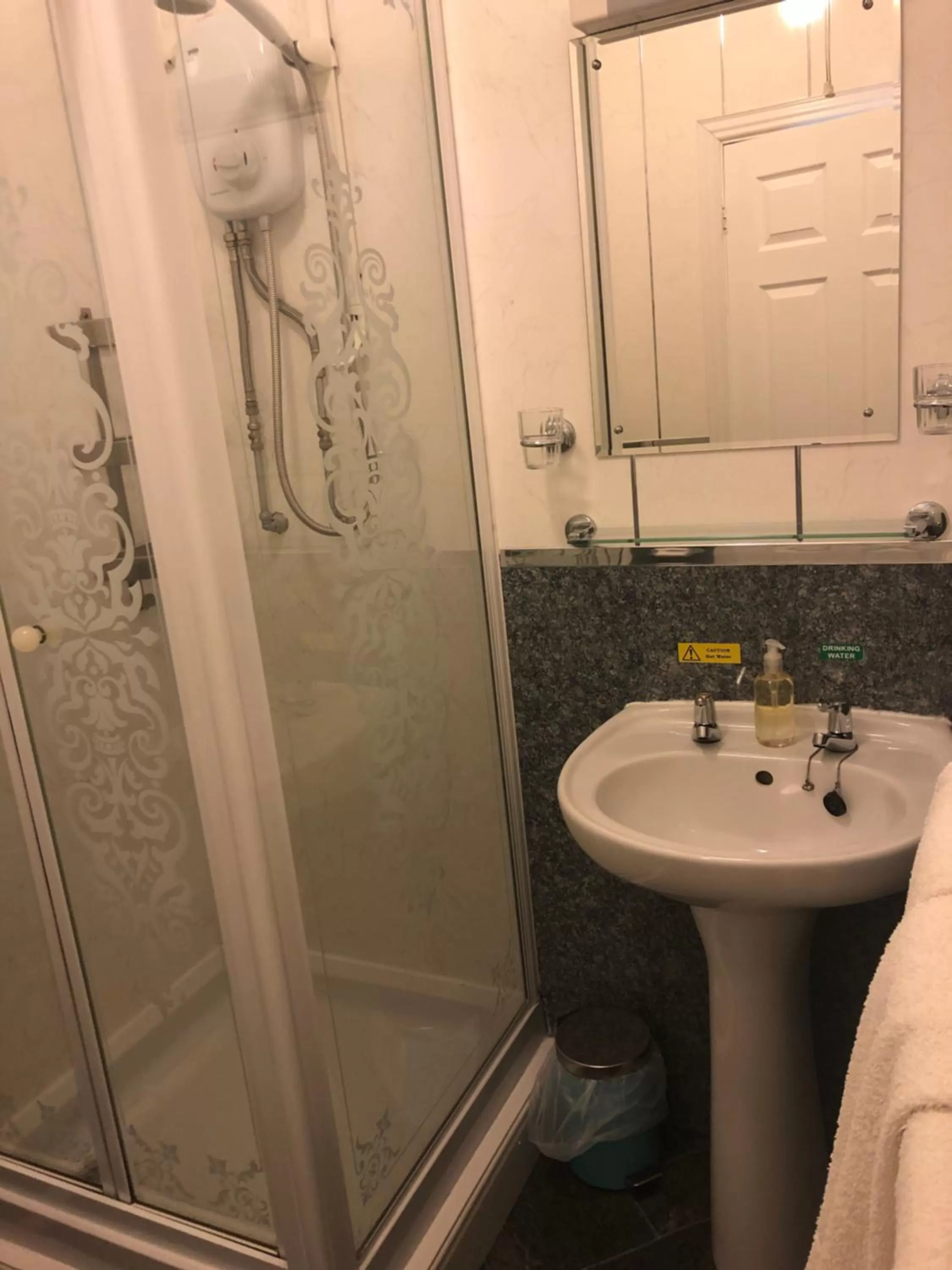 Bathroom in Bron Menai Guest House