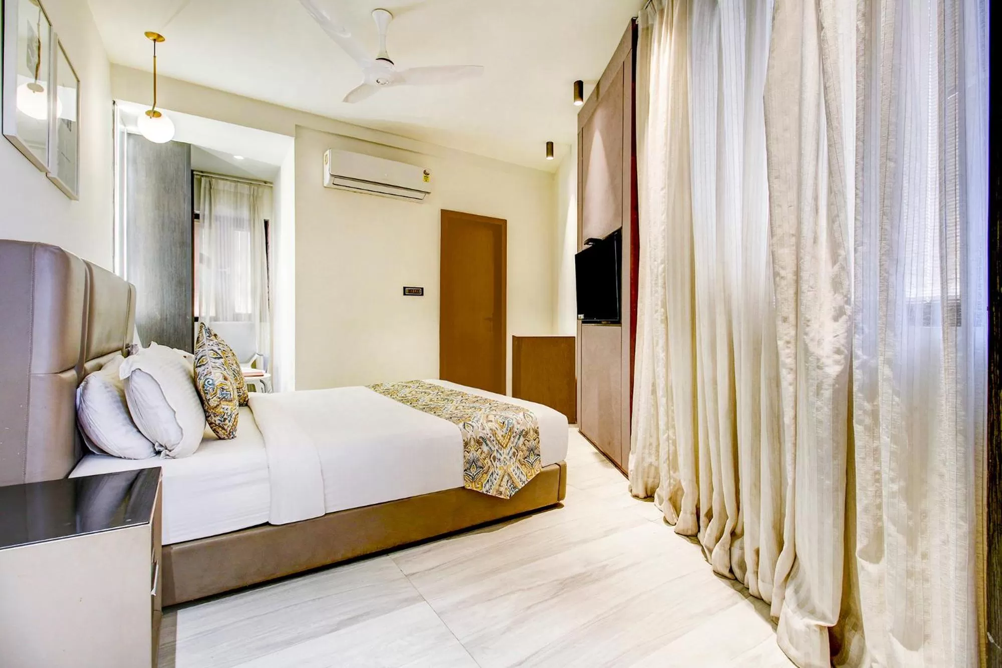 Bed in FabHotel Prime Oasis Blue - Near Chetak Bridge