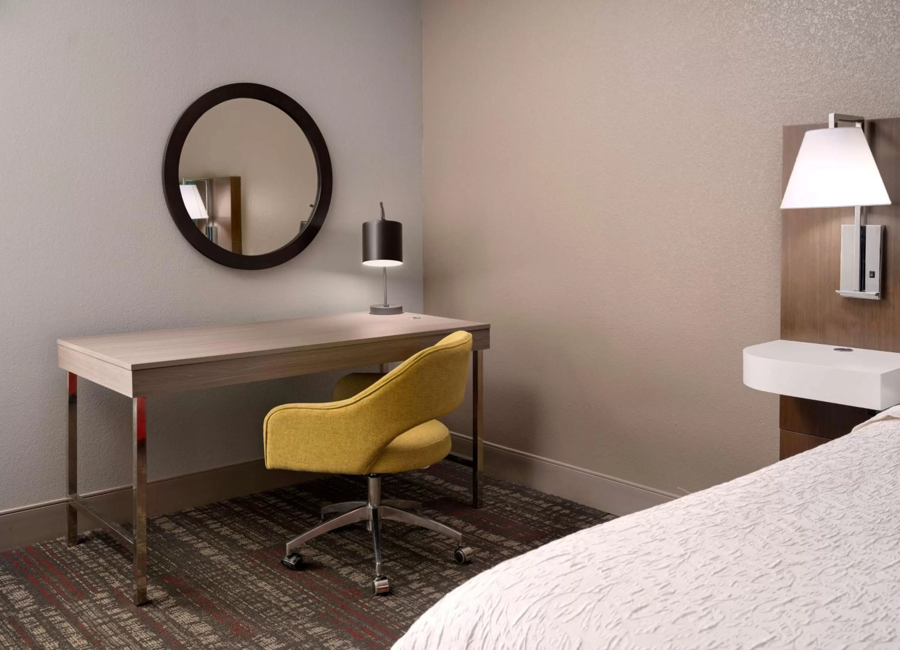 Bedroom, Bathroom in Hampton Inn Clinton