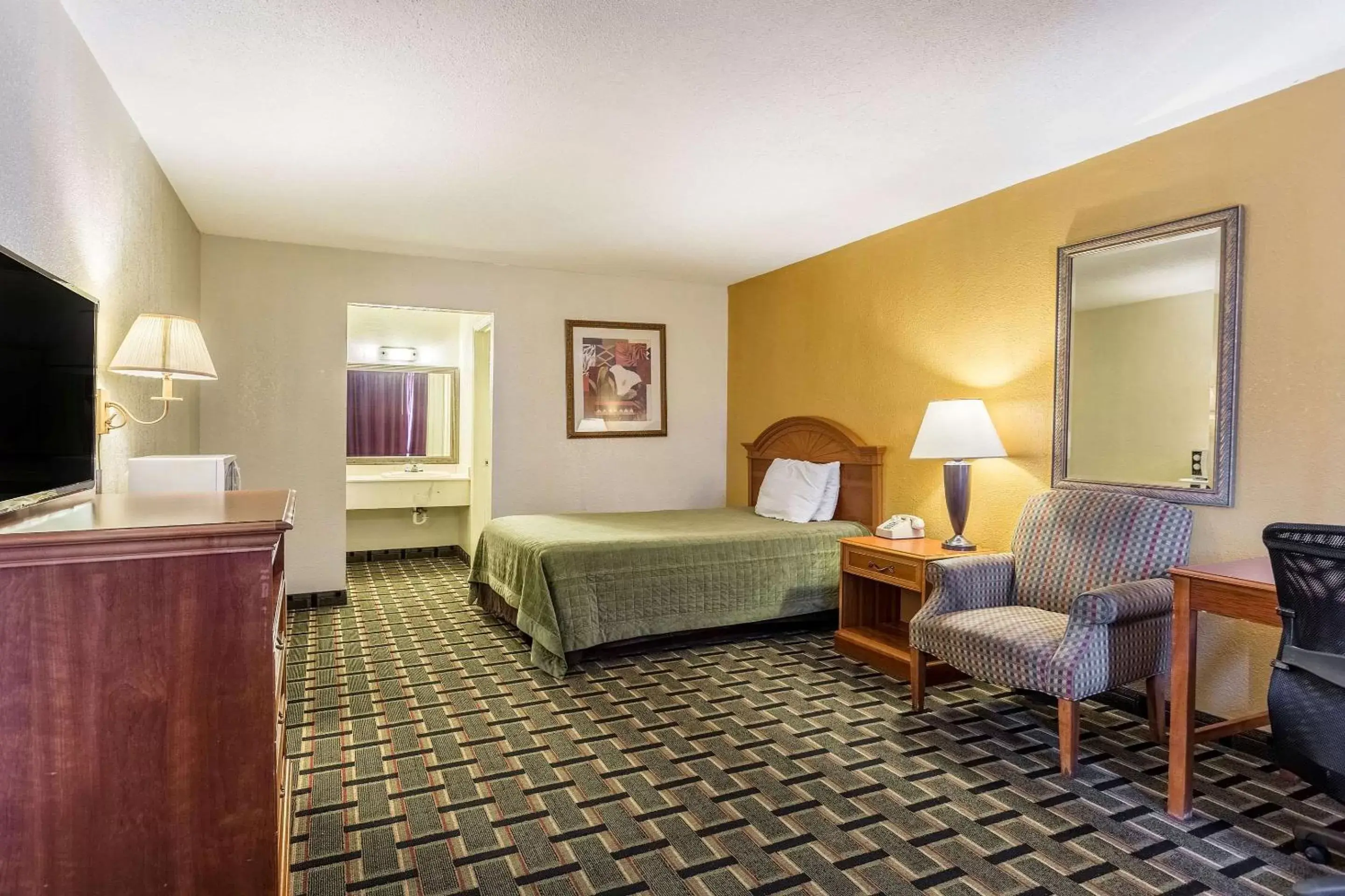 Standard Double Room - Non-Smoking in Rodeway Inn Denmark-Jackson Standard Double Room - Non-Smoking in Rodeway Inn Denmark-Jackson