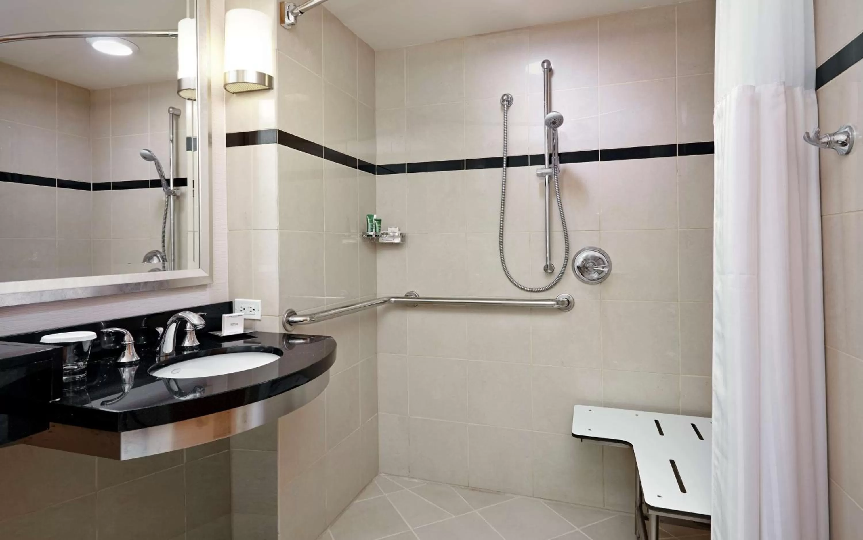 Bathroom in New York Hilton Midtown