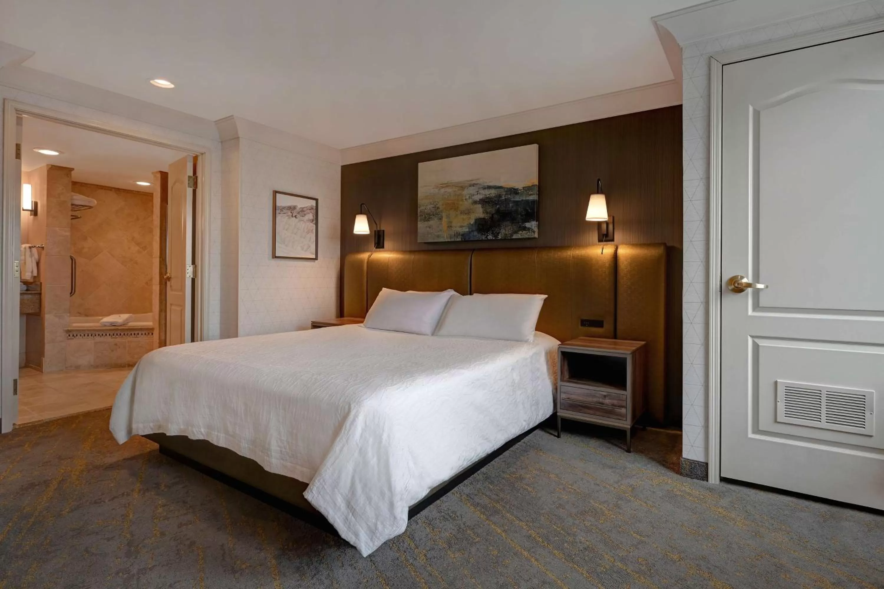 Bed in Hilton Garden Inn Boise / Eagle