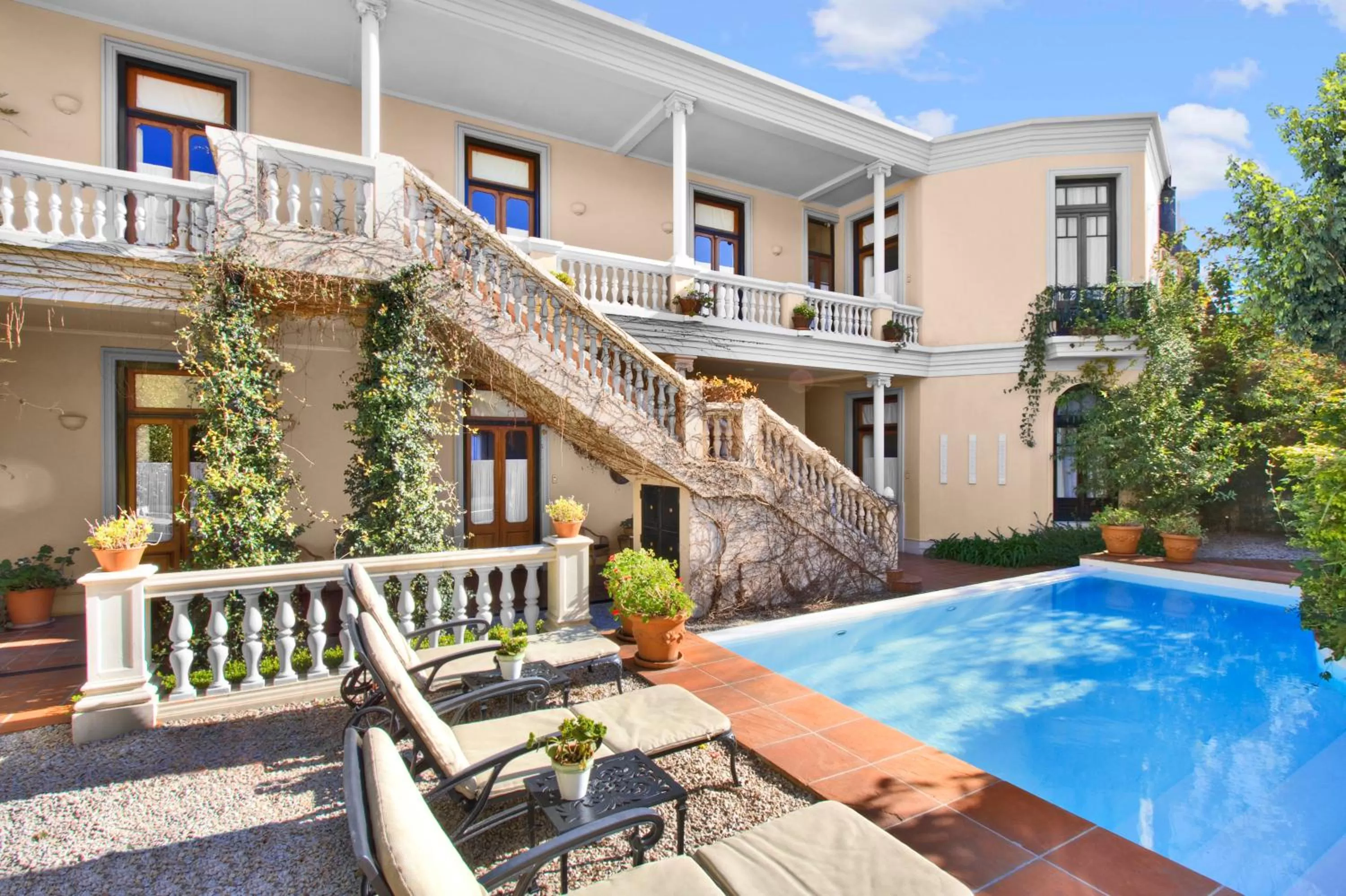 Facade/entrance in Hotel del Casco